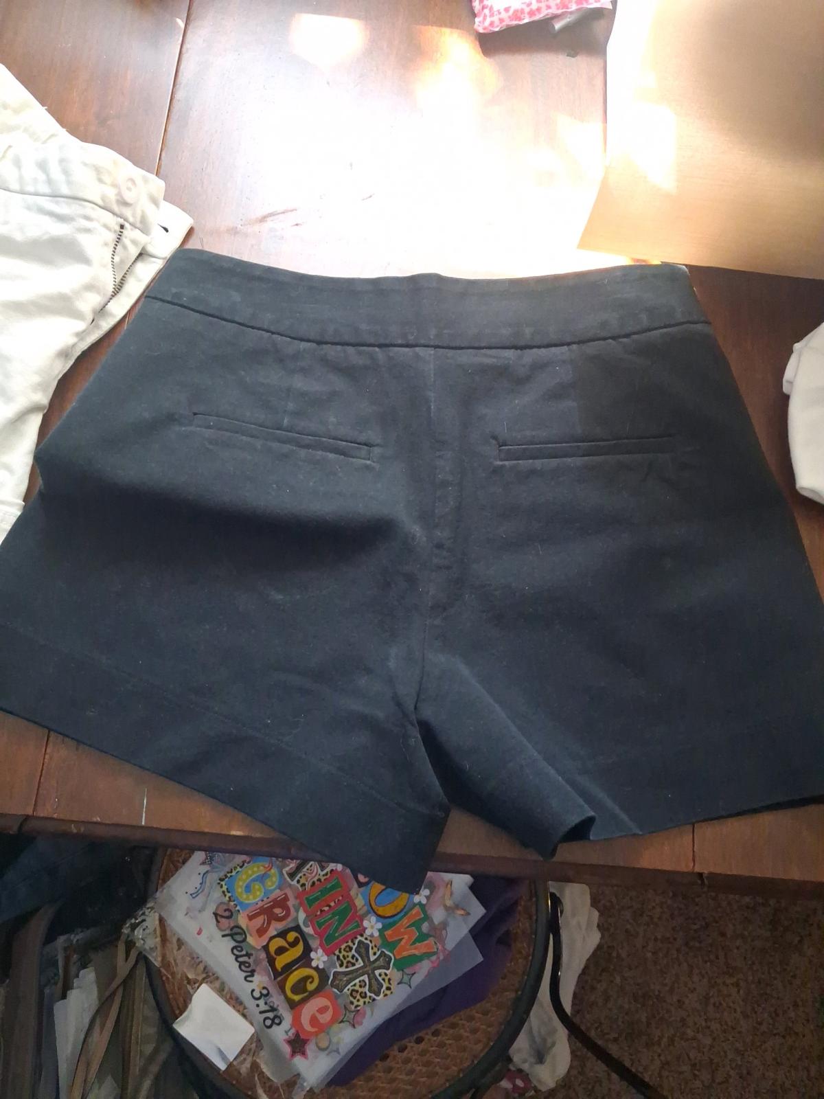 Black Gap Zip Closure Shorts Size 8 - Midland, North Carolina - FleaMarketBay