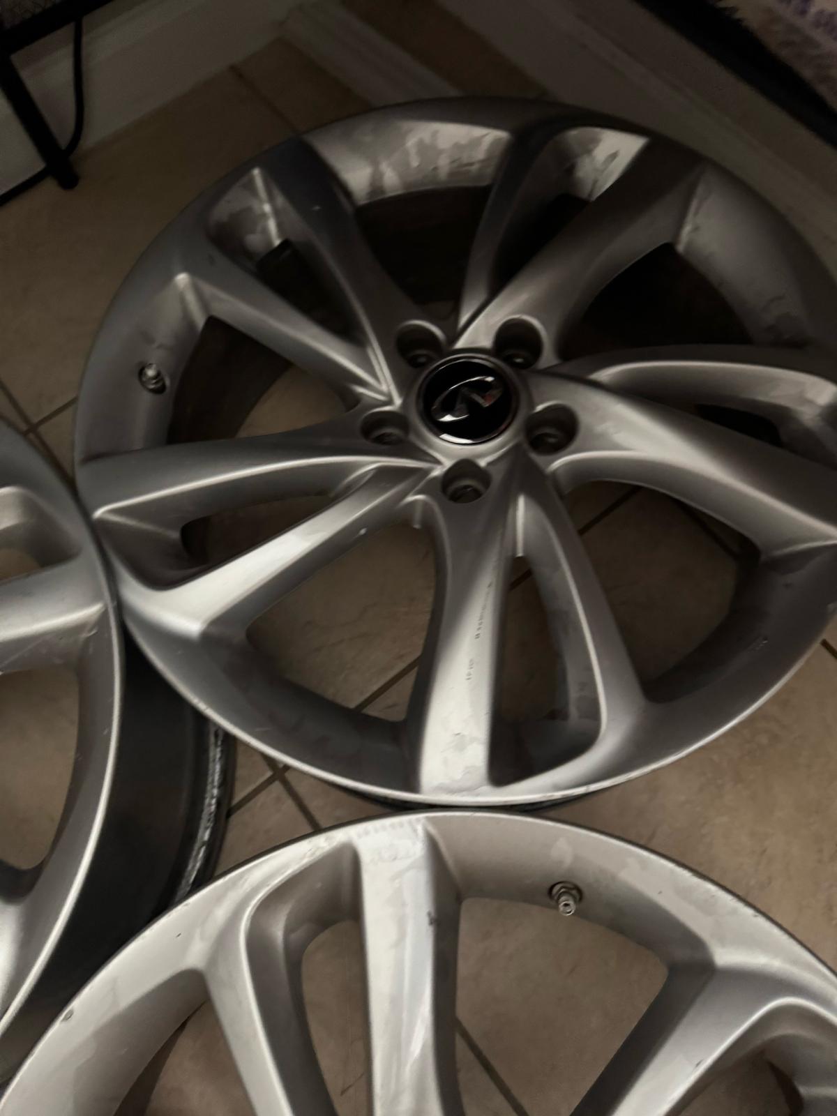 2019 Infiniti QX30 OEM Original Rims - Jensen Beach, Florida - FleaMarketBay