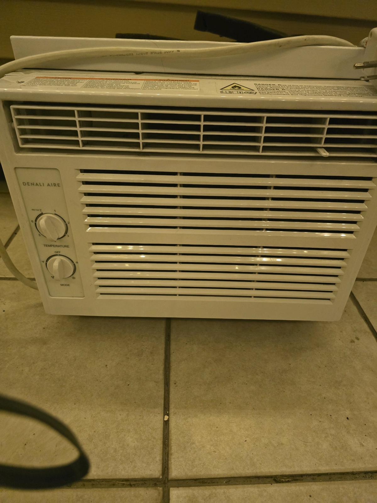 ac small window - Cleveland, Ohio - FleaMarketBay