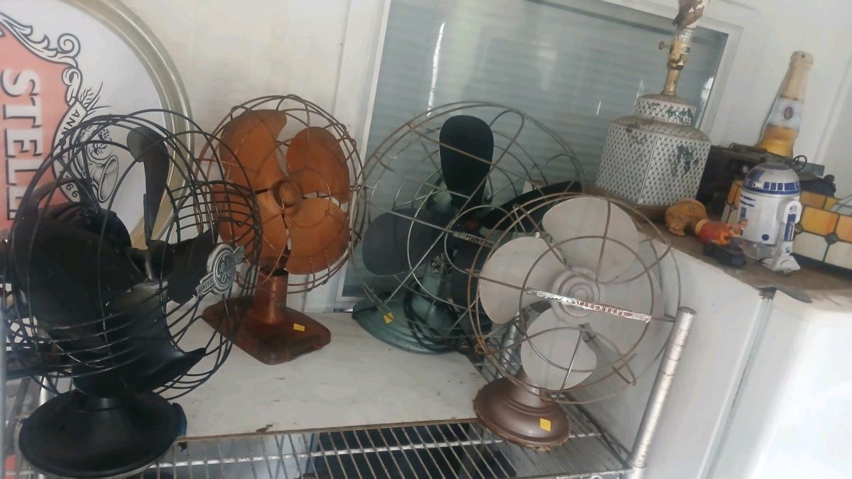 Vintage Fans and accessories - Beaufort, South Carolina - FleaMarketBay