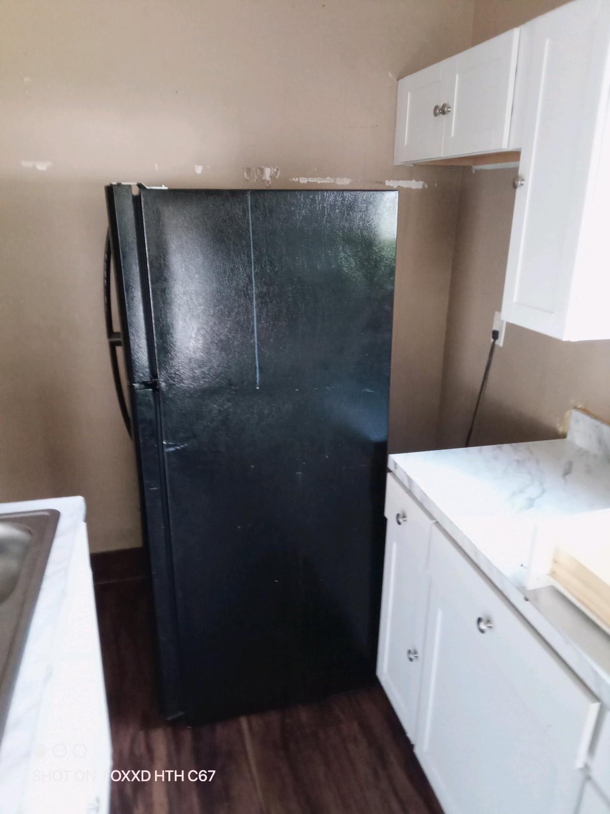 refrigerator - Alicia, Arkansas - FleaMarketBay