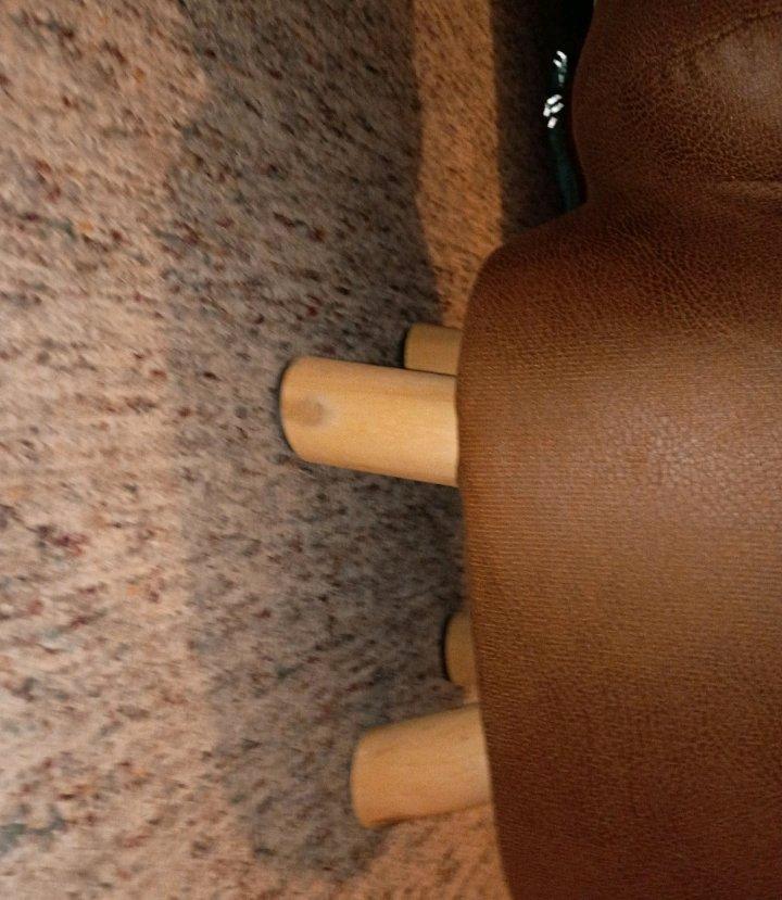 bear stool - Lynnville, Iowa - FleaMarketBay