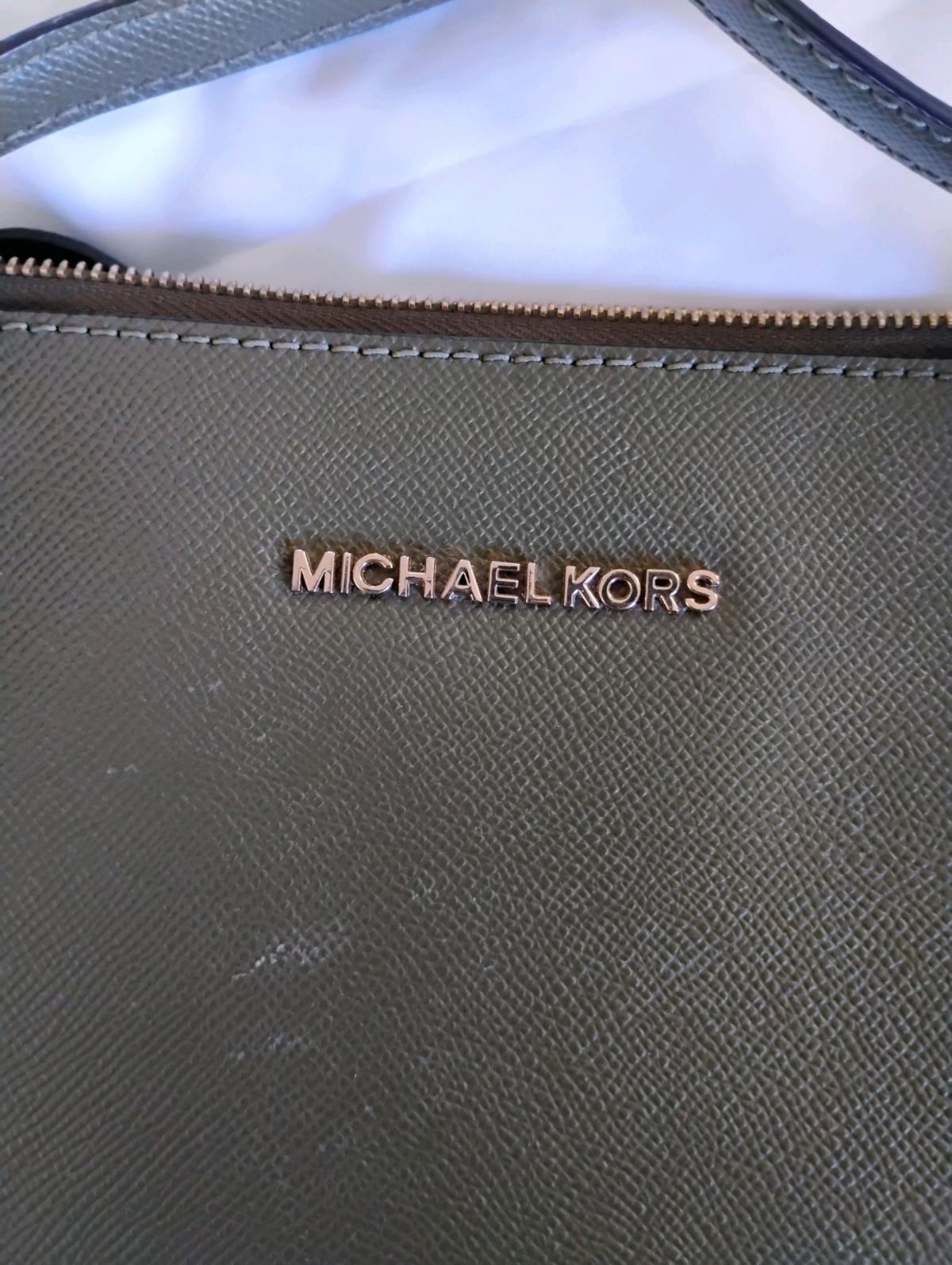 Michael Kors Voyager Medium Saffiano Leather Tote Bag in Oli - Van Nuys, California - FleaMarketBay