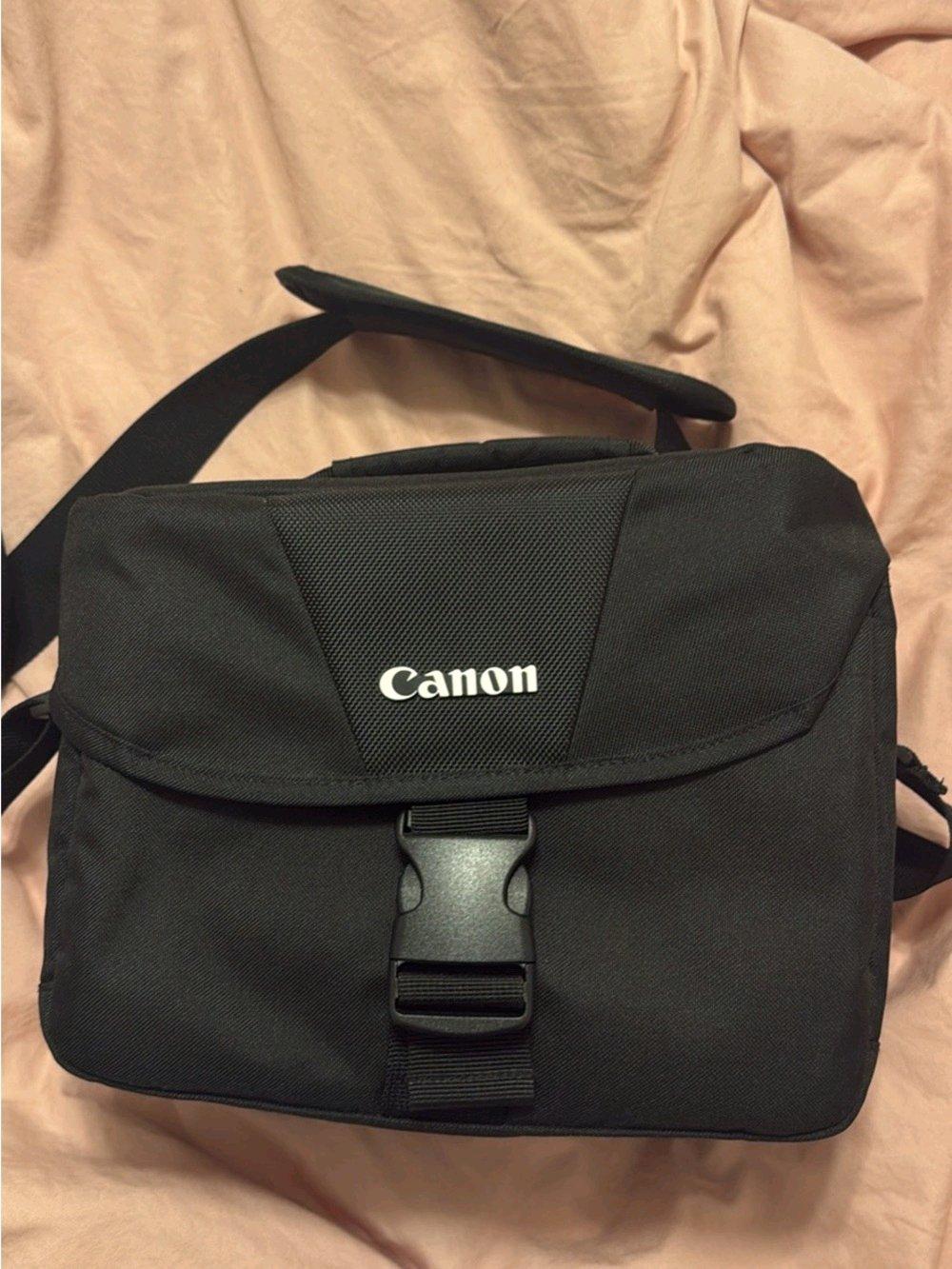 Canon EOS Rebel T7 Black DSLR Camera with Battery Charger an - Adams, New York - FleaMarketBay