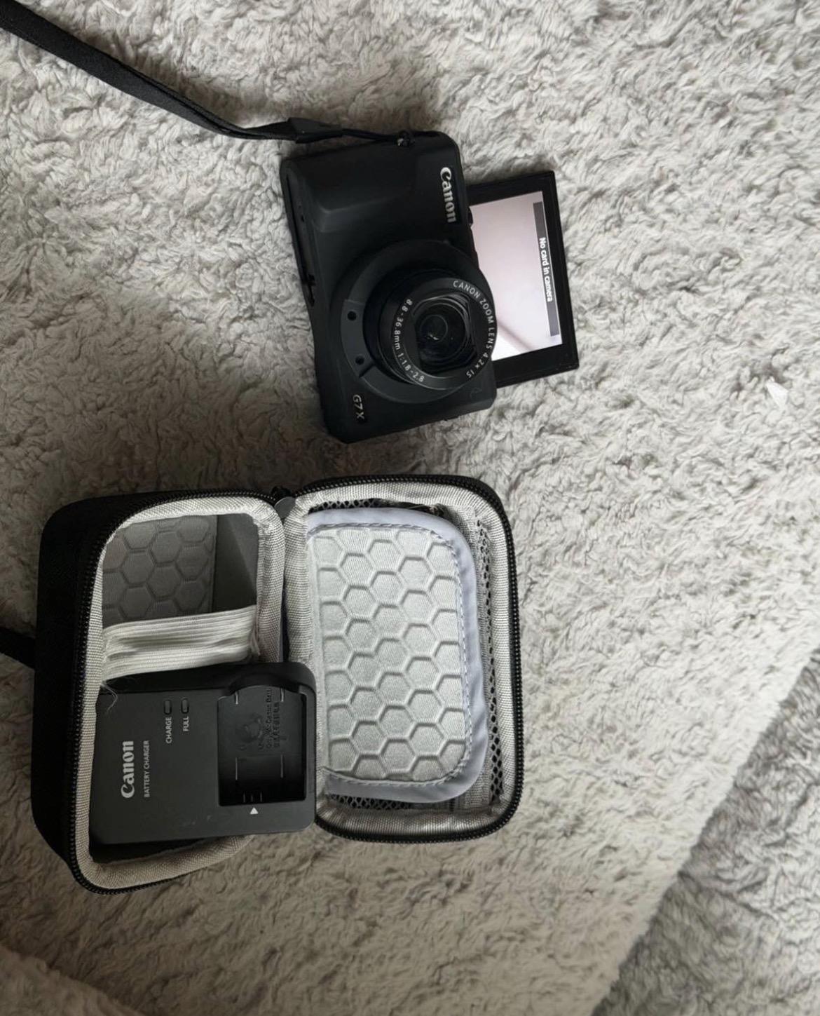 Canon G7X Mark iii With Accessories & Carrying Case - , California - FleaMarketBay