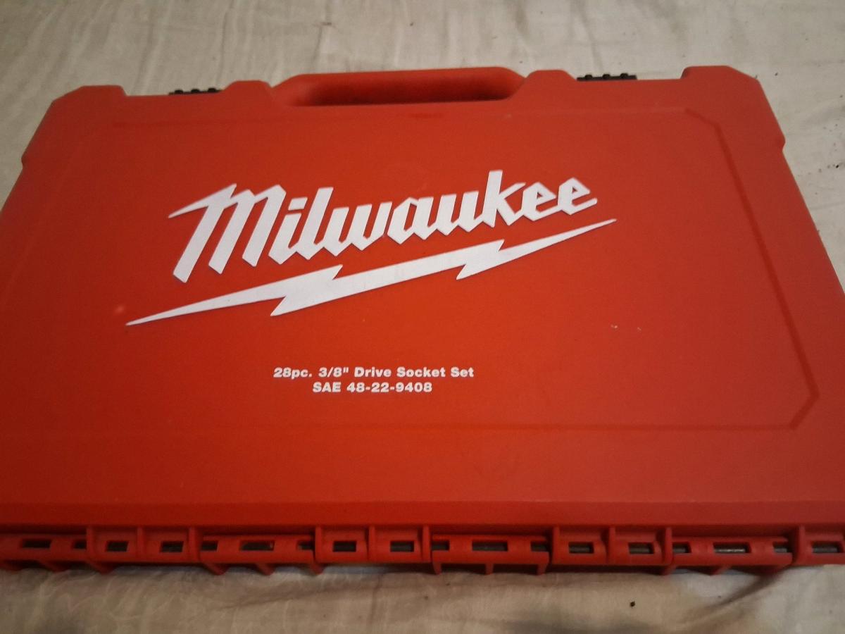 Milwaukee Drive Socket Wrench Set - Merrill, Wisconsin - FleaMarketBay