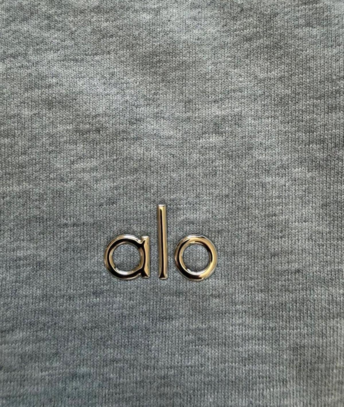 Alo Yoga quarter zip Grey size small - Brea, California - FleaMarketBay