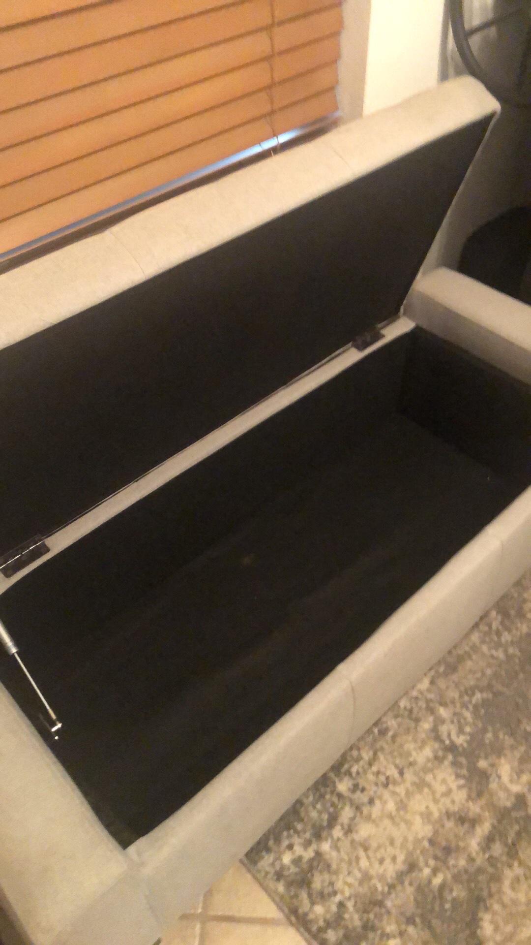 Storage bench - Fellsmere, Florida - FleaMarketBay