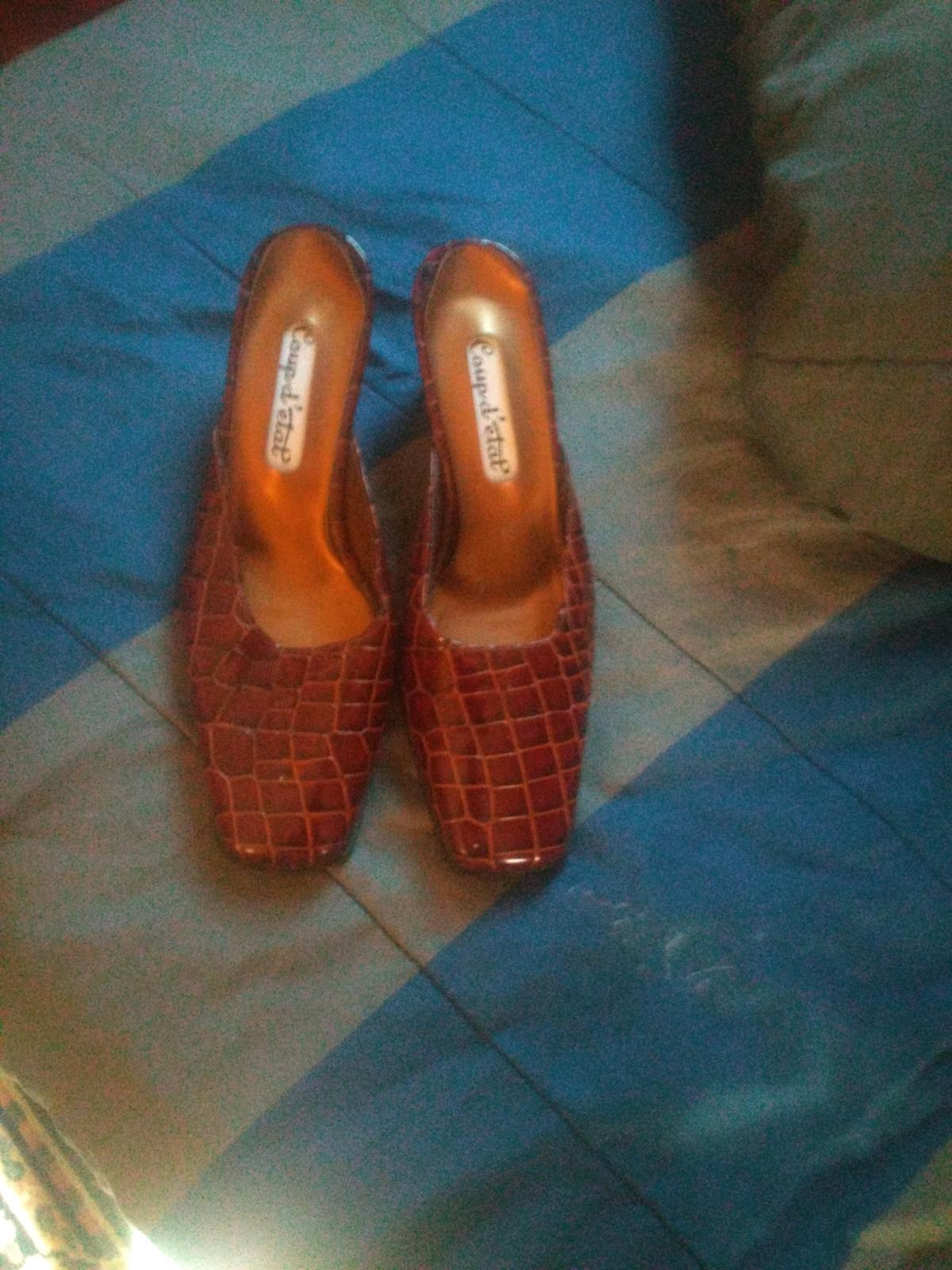 from mothers estate short heels good condition - Akron, Ohio - FleaMarketBay