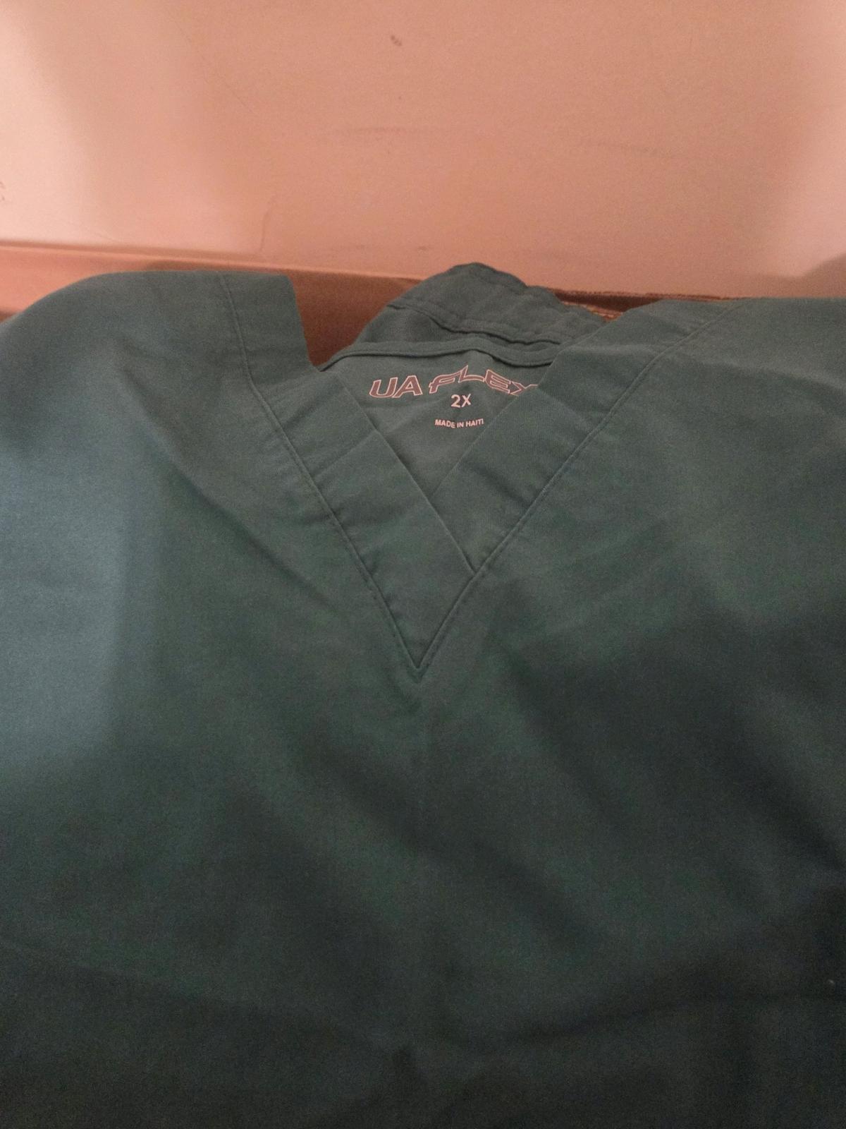 UA Flex 2pc Scrub set size 2x - Eden, North Carolina - FleaMarketBay