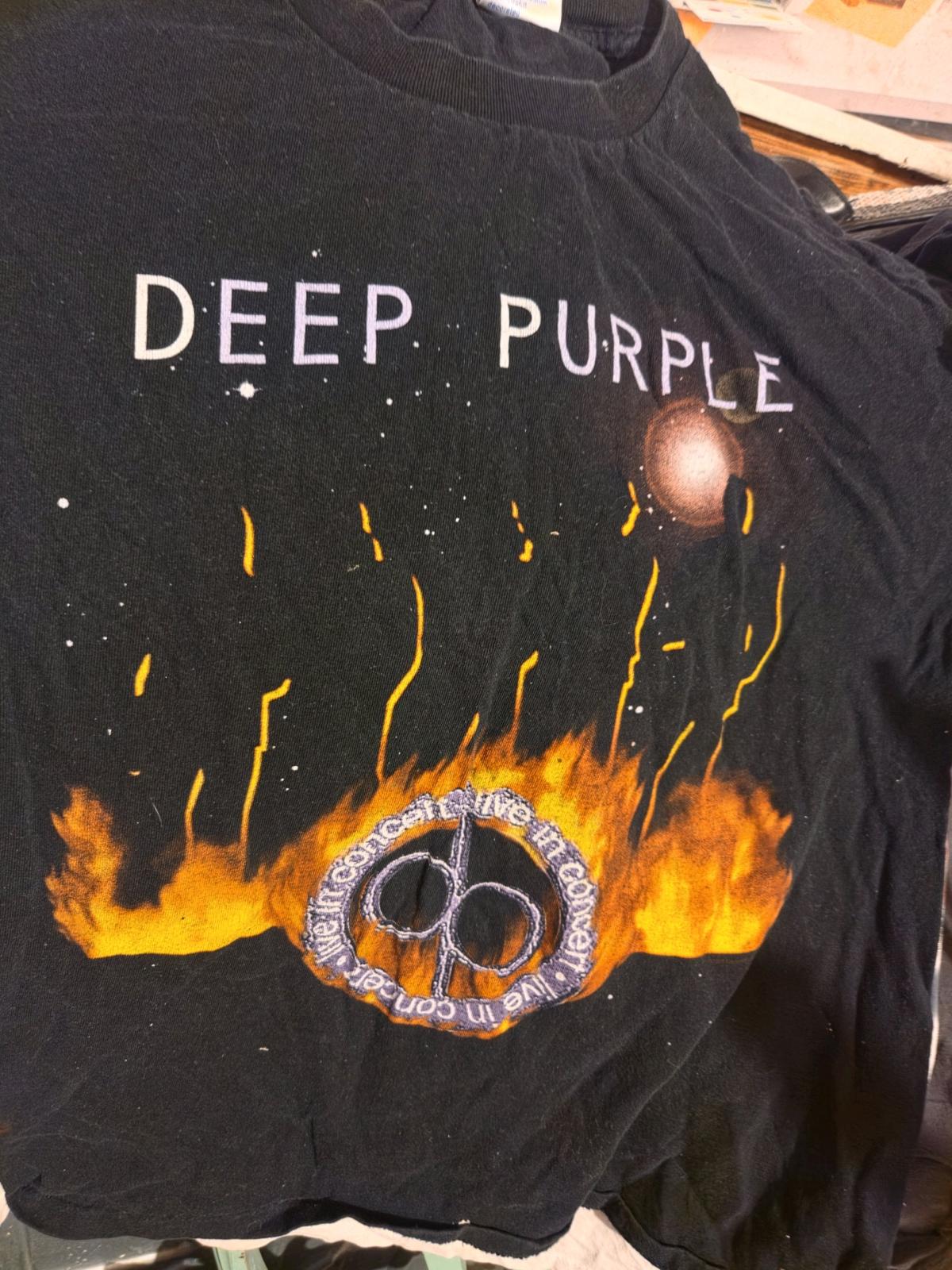 12 band Tshirts XL - Alicia, Arkansas - FleaMarketBay