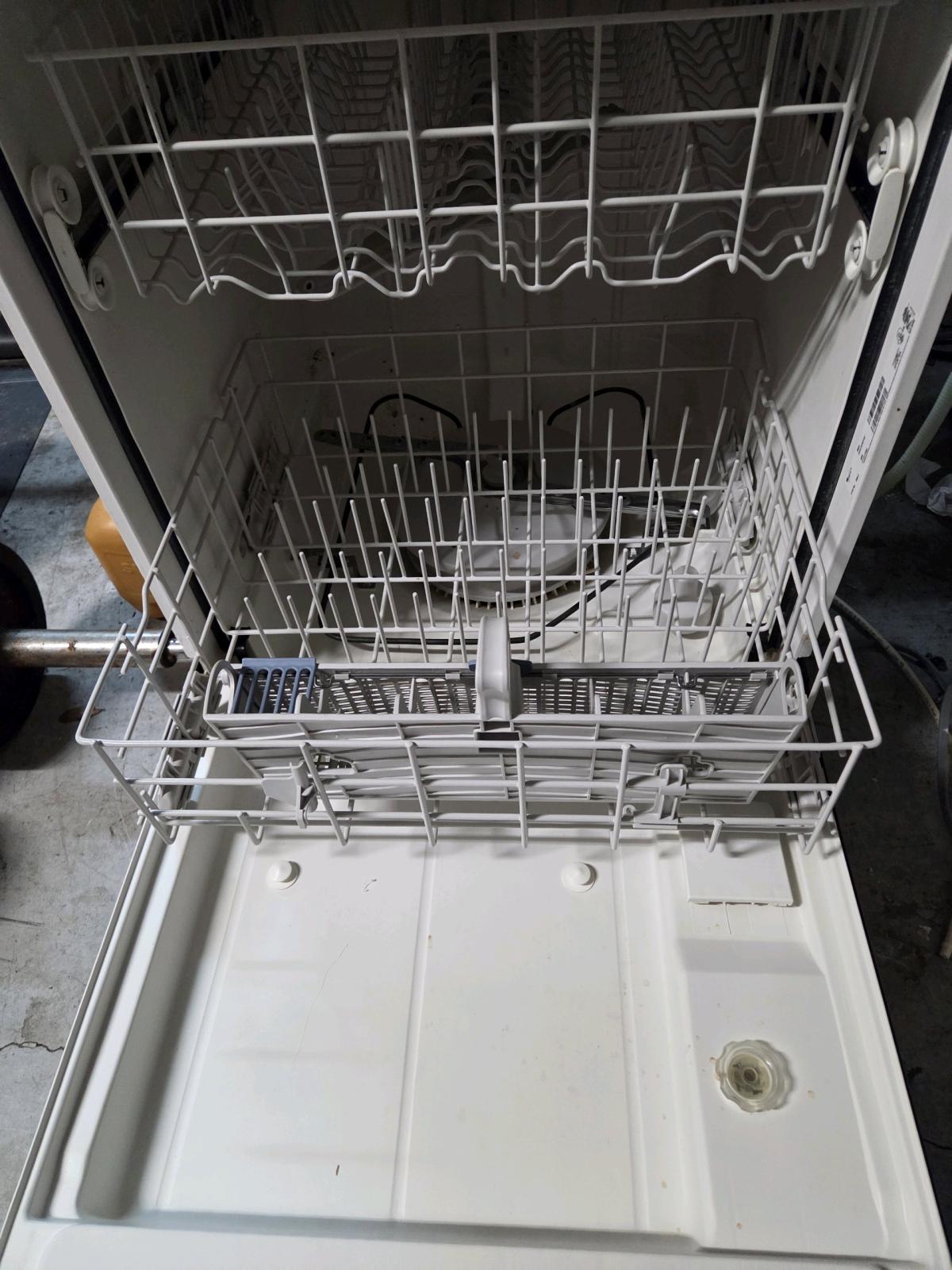 New dishwasher - Lehigh Acres, Florida - FleaMarketBay
