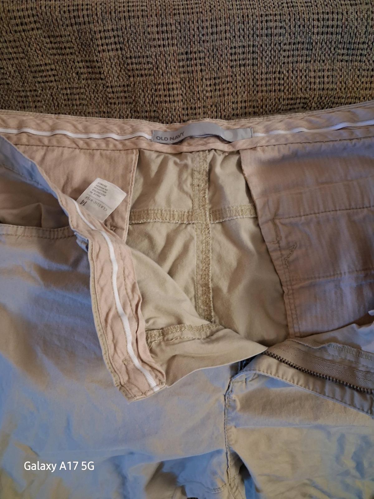 khaki capris size 14 - Cleveland, Ohio - FleaMarketBay