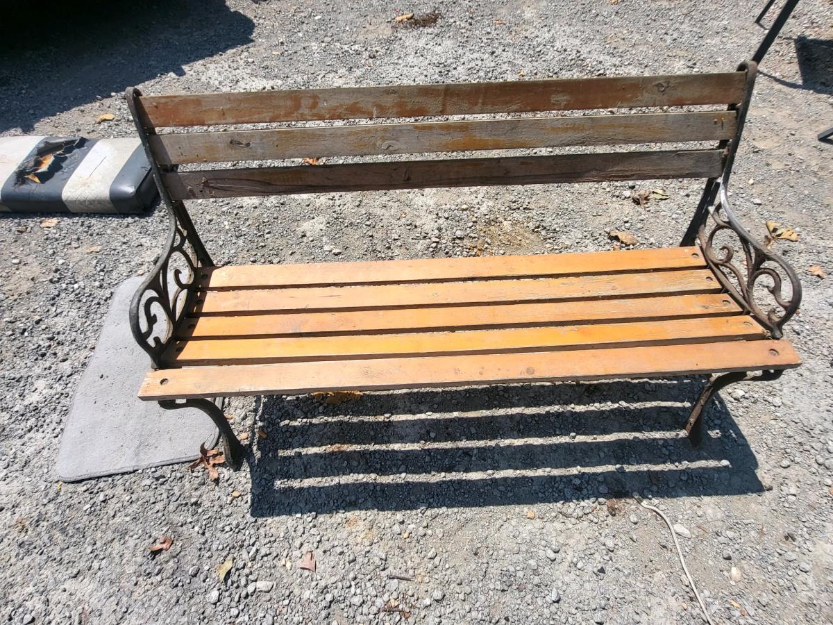 patio furniture set and bench - Tuscumbia, Alabama - FleaMarketBay