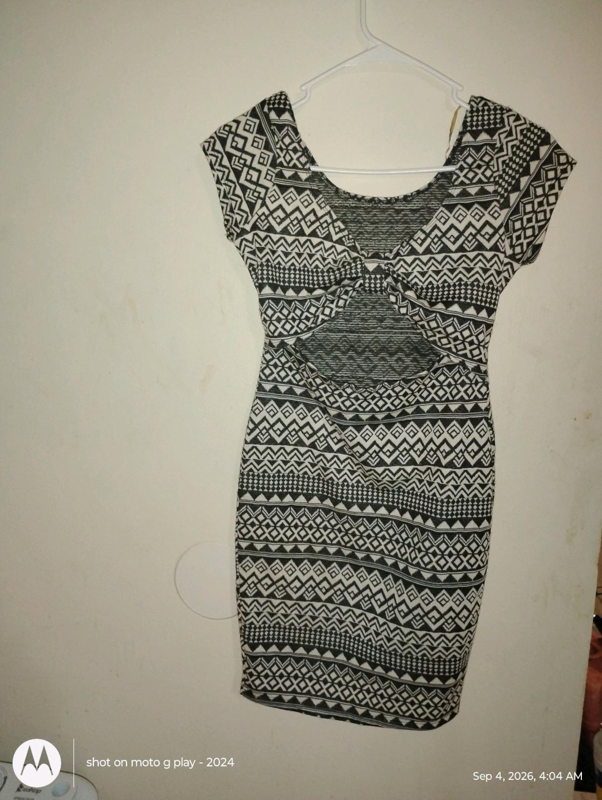 summer dress very cute for any occasion - Denmark, South Carolina - FleaMarketBay