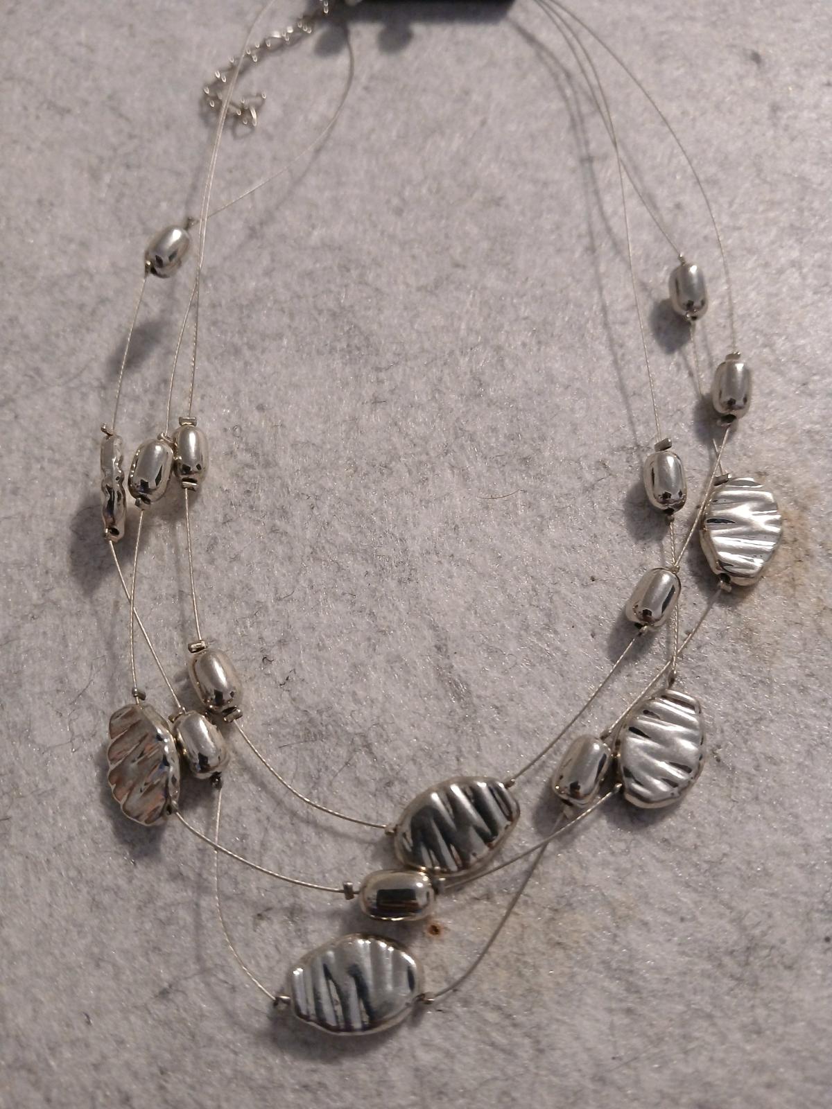 Beautiful Necklace set - Decatur, Illinois - FleaMarketBay