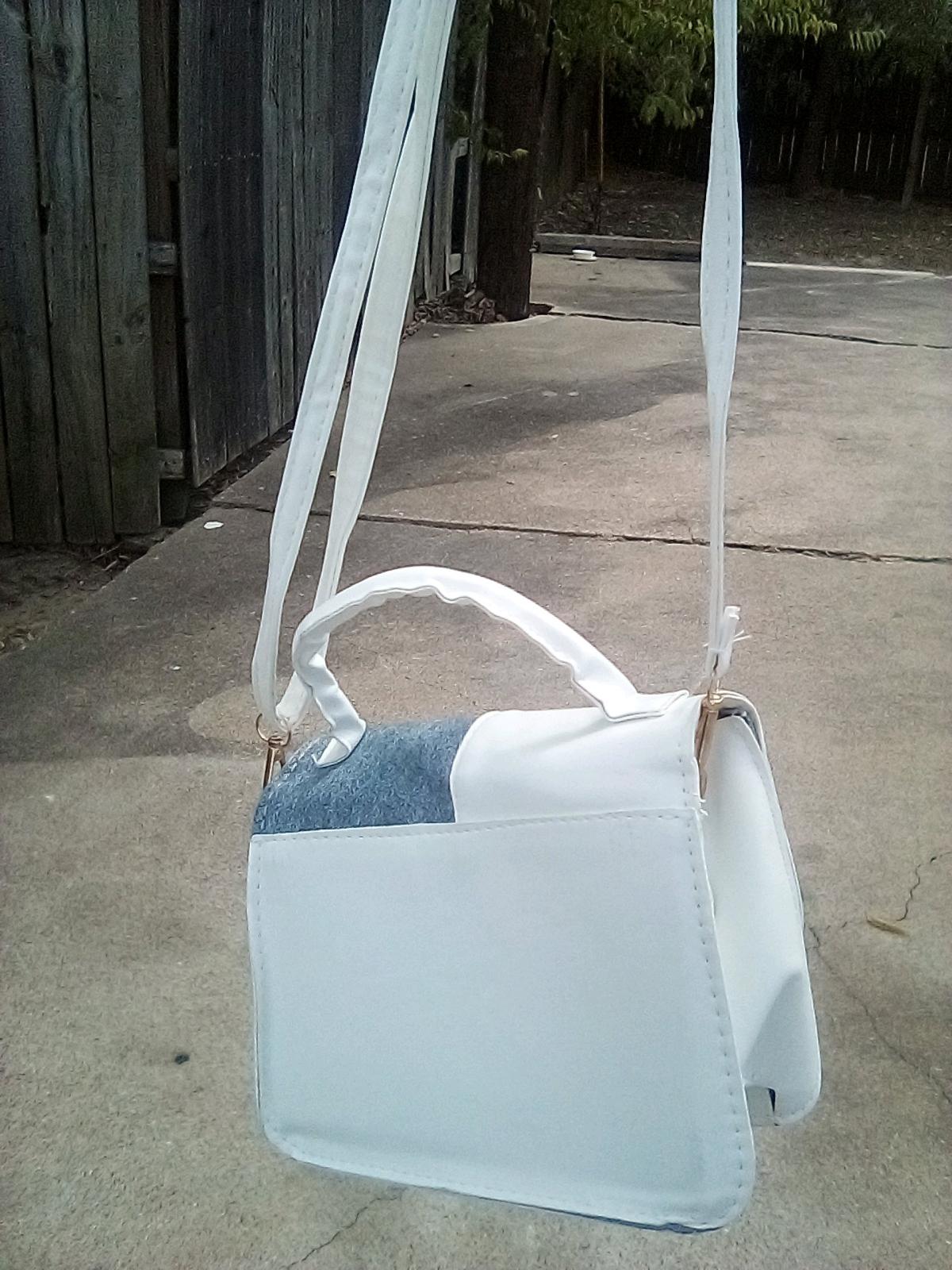 White and Blue Purse - College Station, Texas - FleaMarketBay