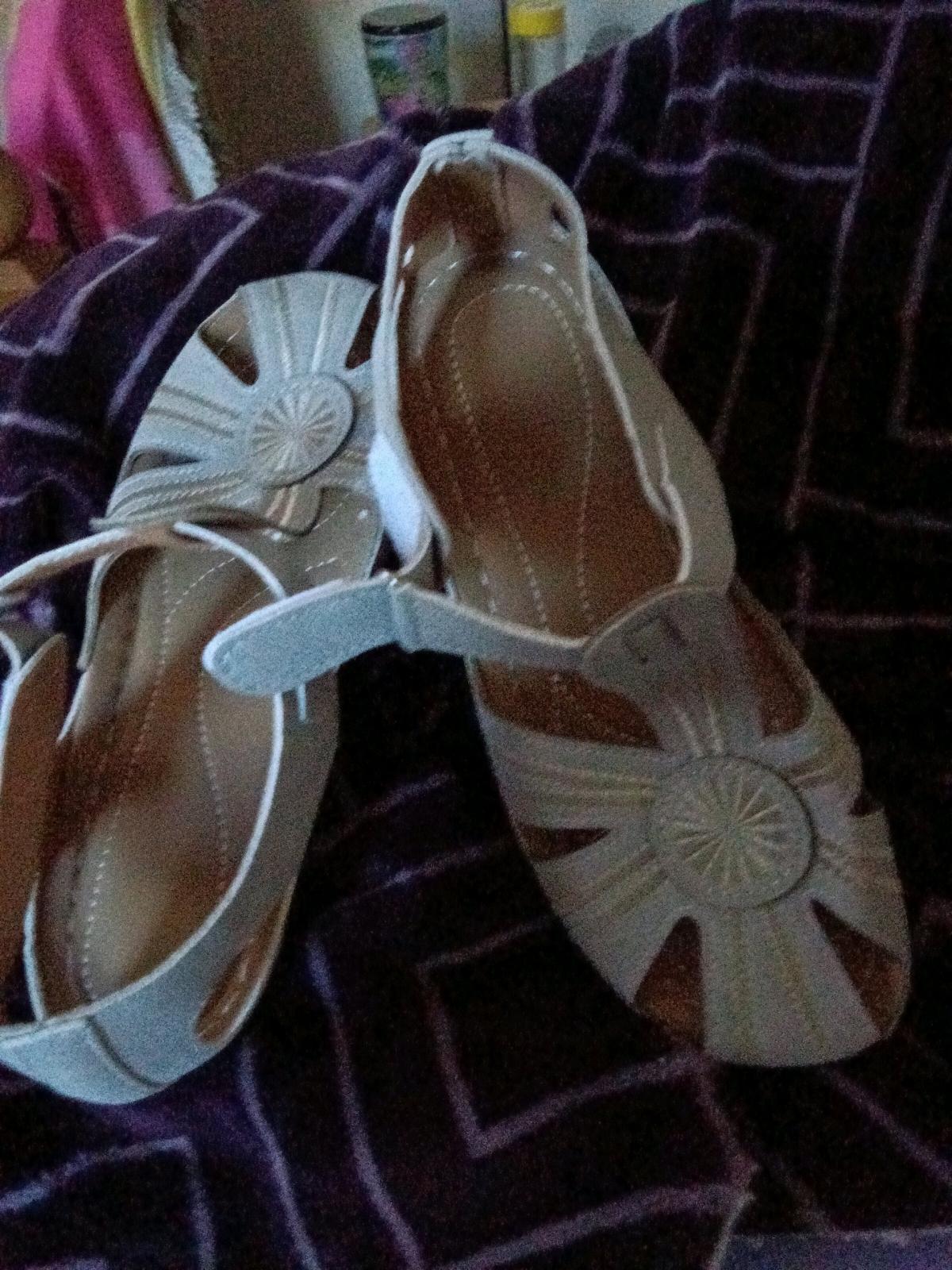 SUNBURST CLOSEDTOE SANDALS - Damascus, Oregon - FleaMarketBay