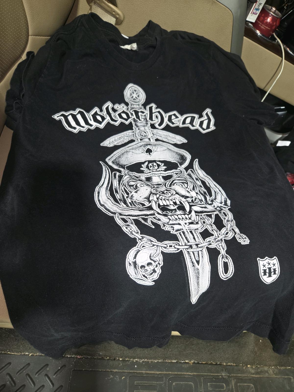 12 band Tshirts XL - Alicia, Arkansas - FleaMarketBay