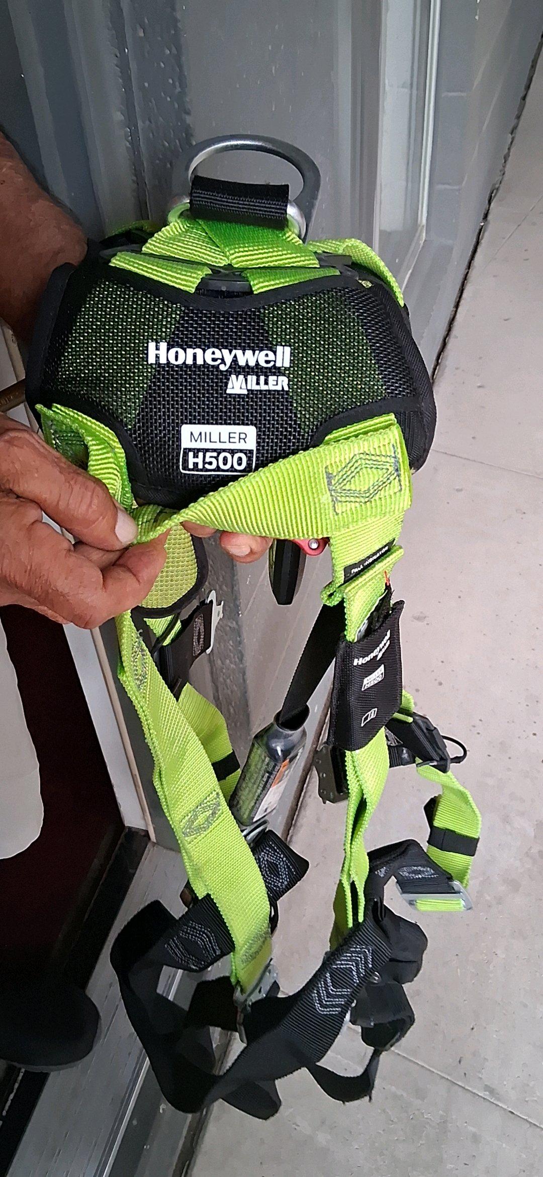 Honeywell Miller H500 Safety Harness bundle - Tucson, Arizona - FleaMarketBay