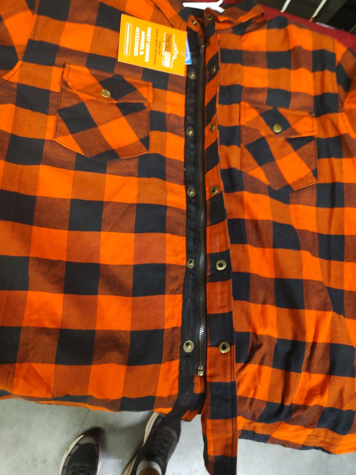 Padded flannel shirt sizes XS to 5XL - Sevierville, Tennessee - FleaMarketBay