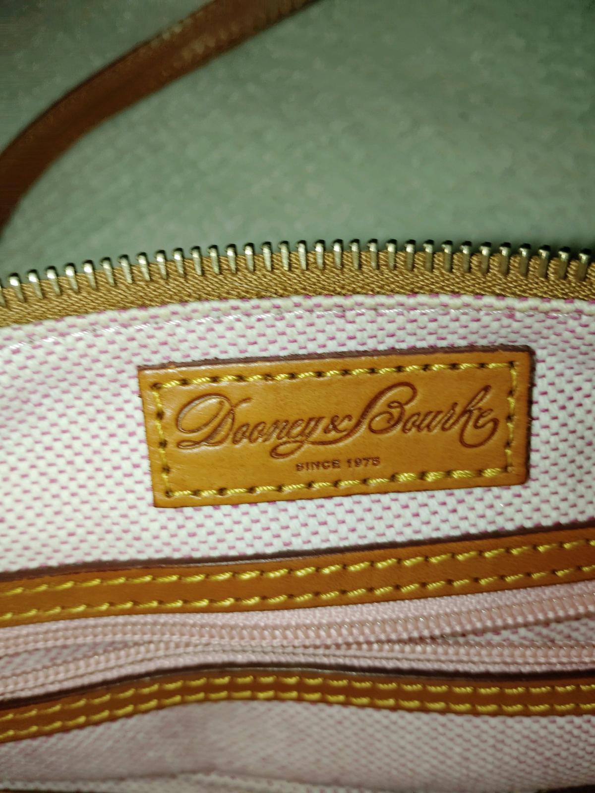 small Dooney barrel bag - Ypsilanti, Michigan - FleaMarketBay