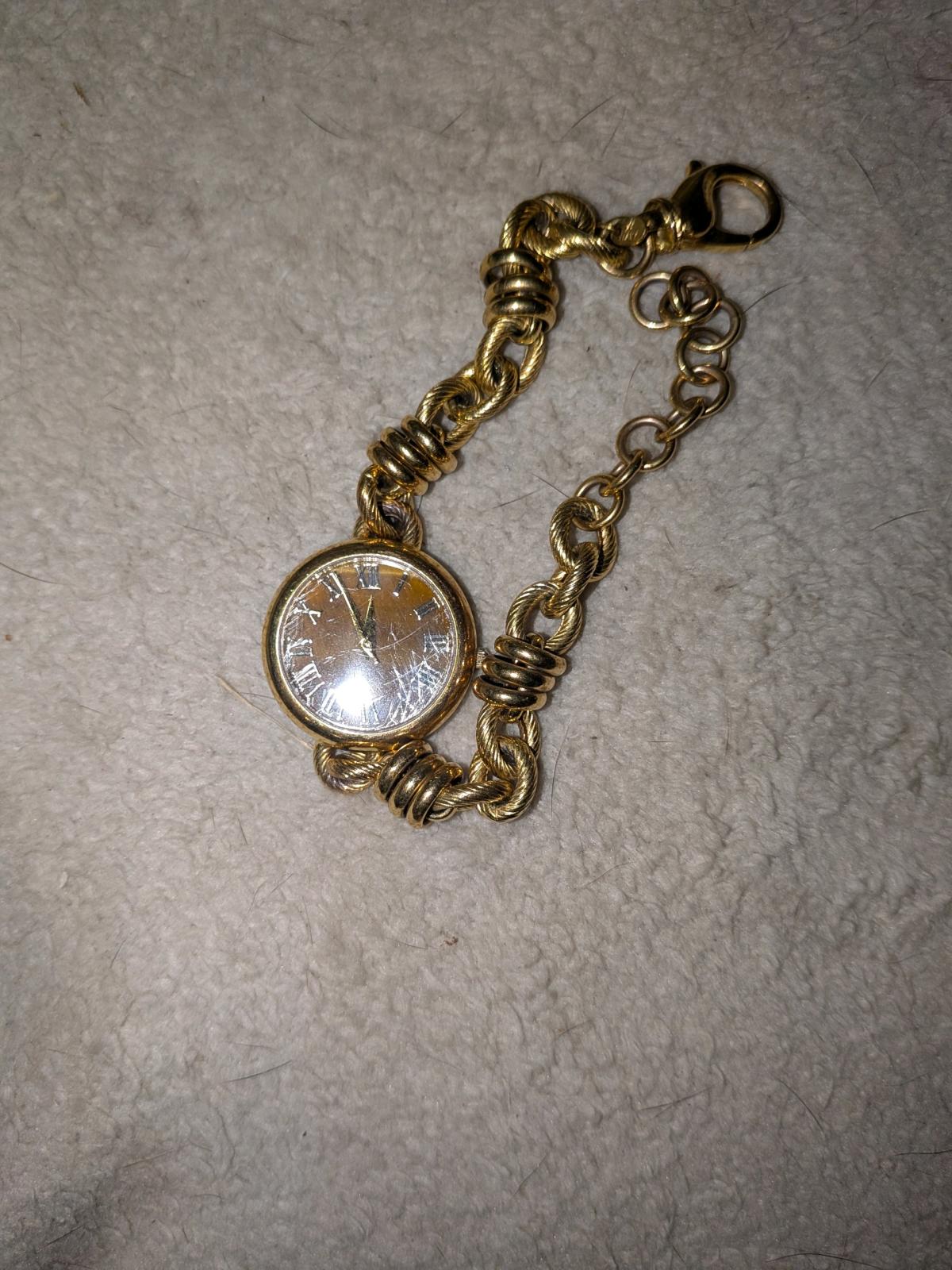 Different types of watches - Petersburg, Virginia - FleaMarketBay