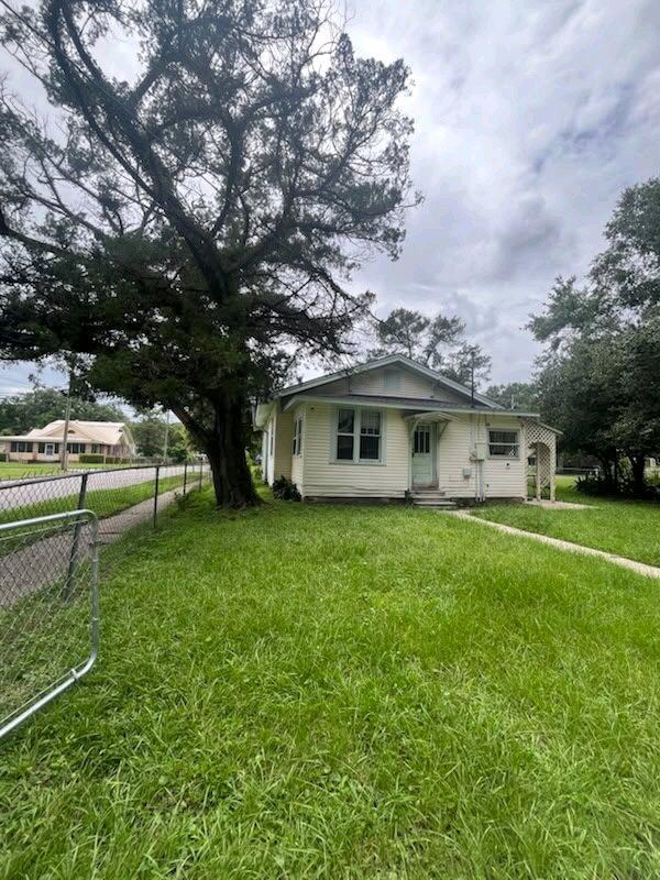 Low Income Home and Apartment - Acton, Massachusetts - FleaMarketBay