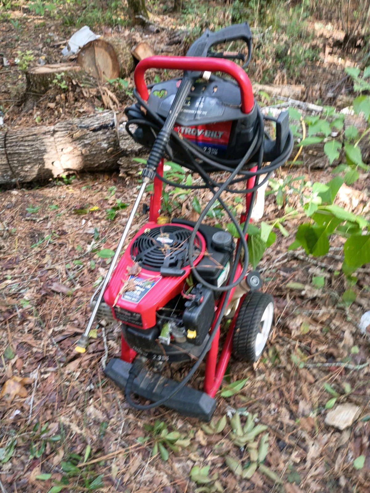 black and red pressure washer - Livingston, Texas - FleaMarketBay