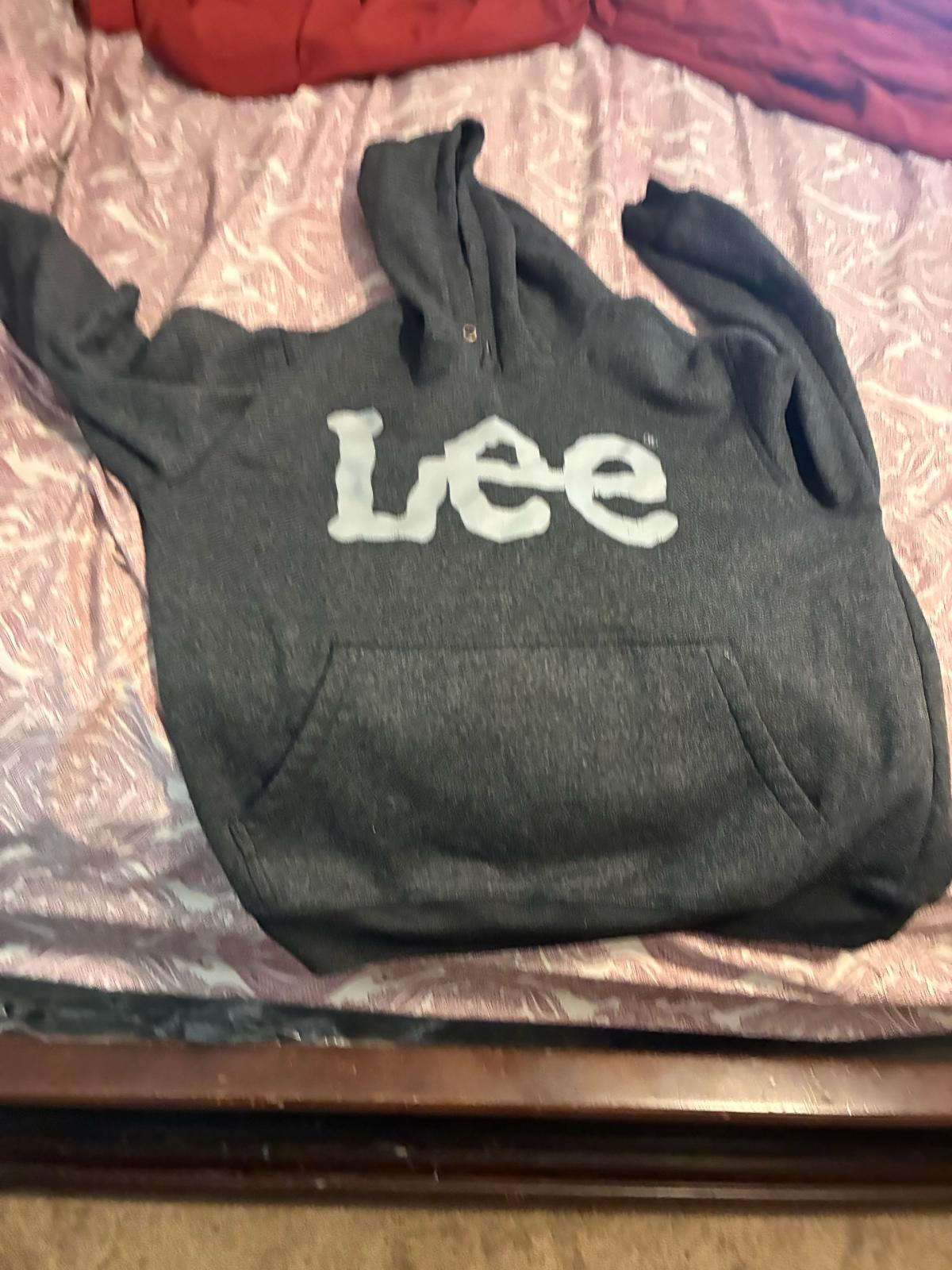 Lee sweater - Yakima, Washington - FleaMarketBay