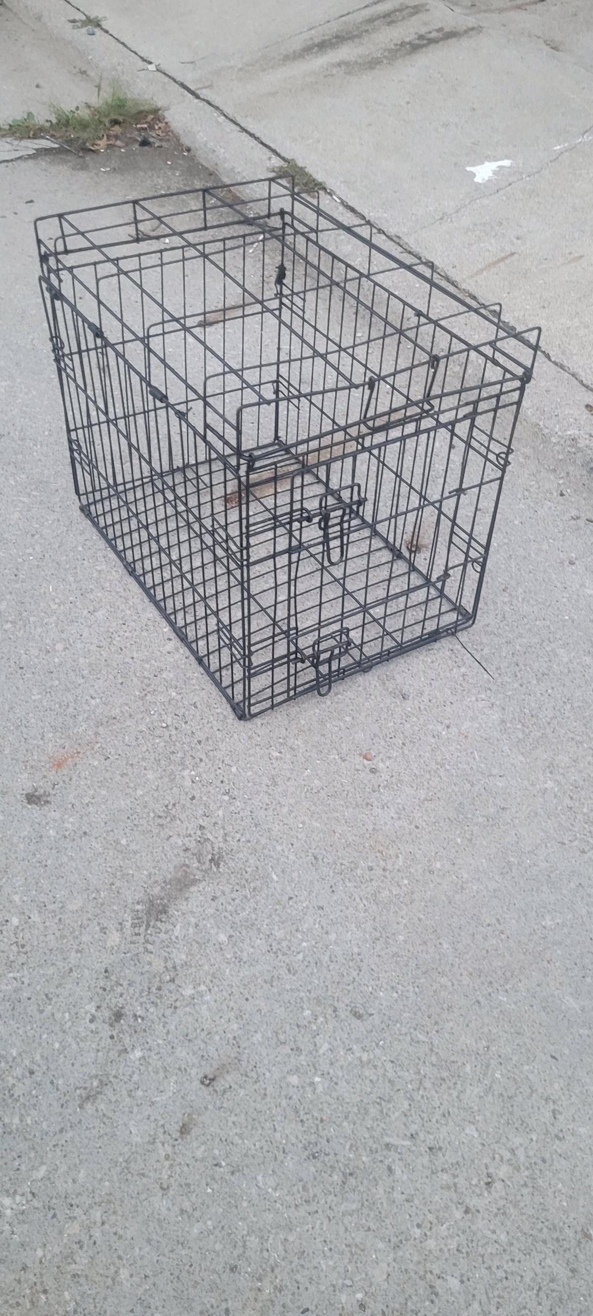 Medium size black dog cage - Cleveland, Ohio - FleaMarketBay