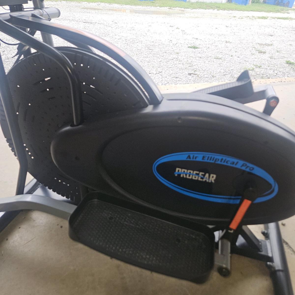 Progear Air Elliptical brand new - Grant Park, Illinois - FleaMarketBay