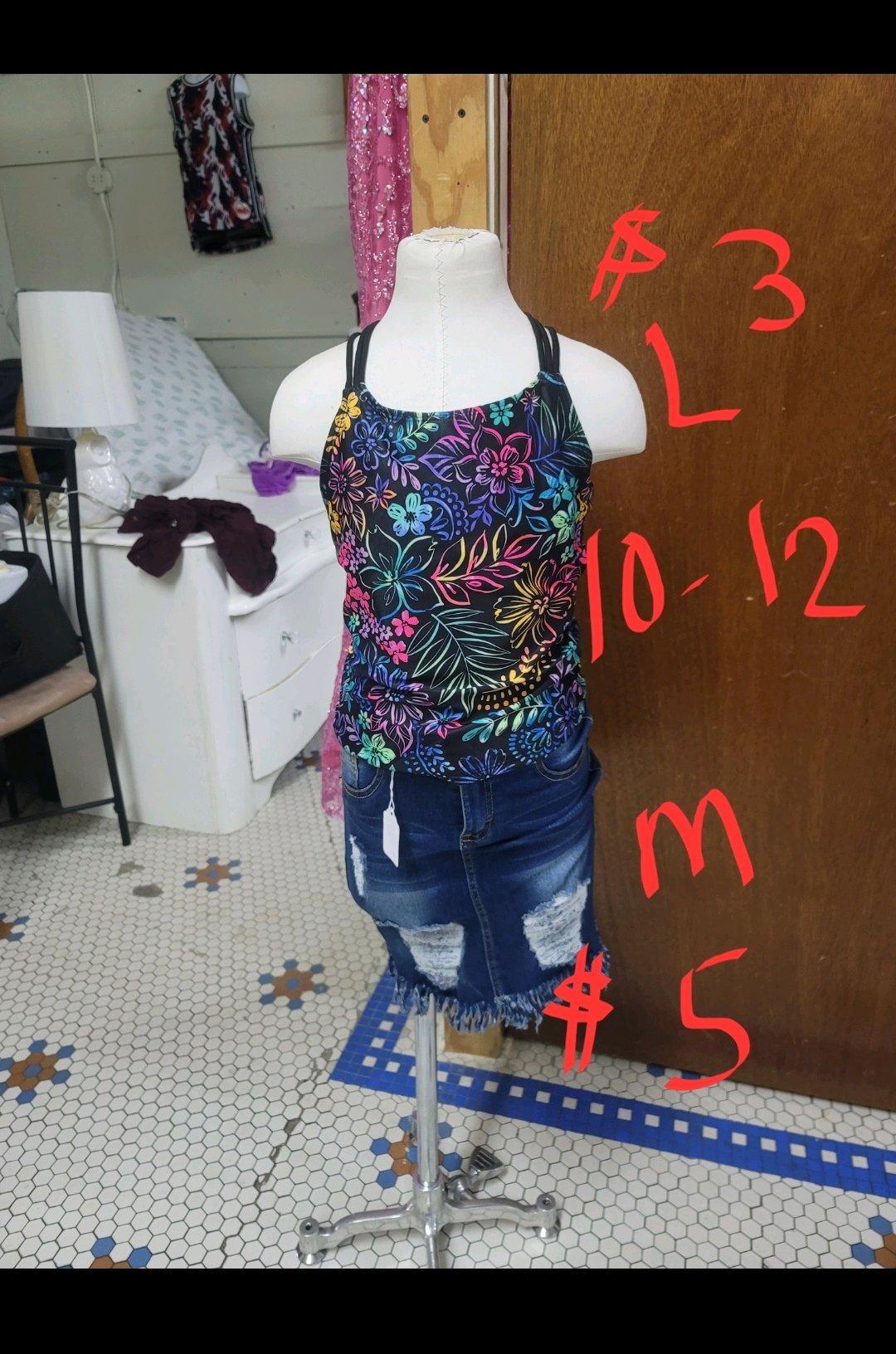 women and girl clothing message me for prices - Mercedes, Texas - FleaMarketBay