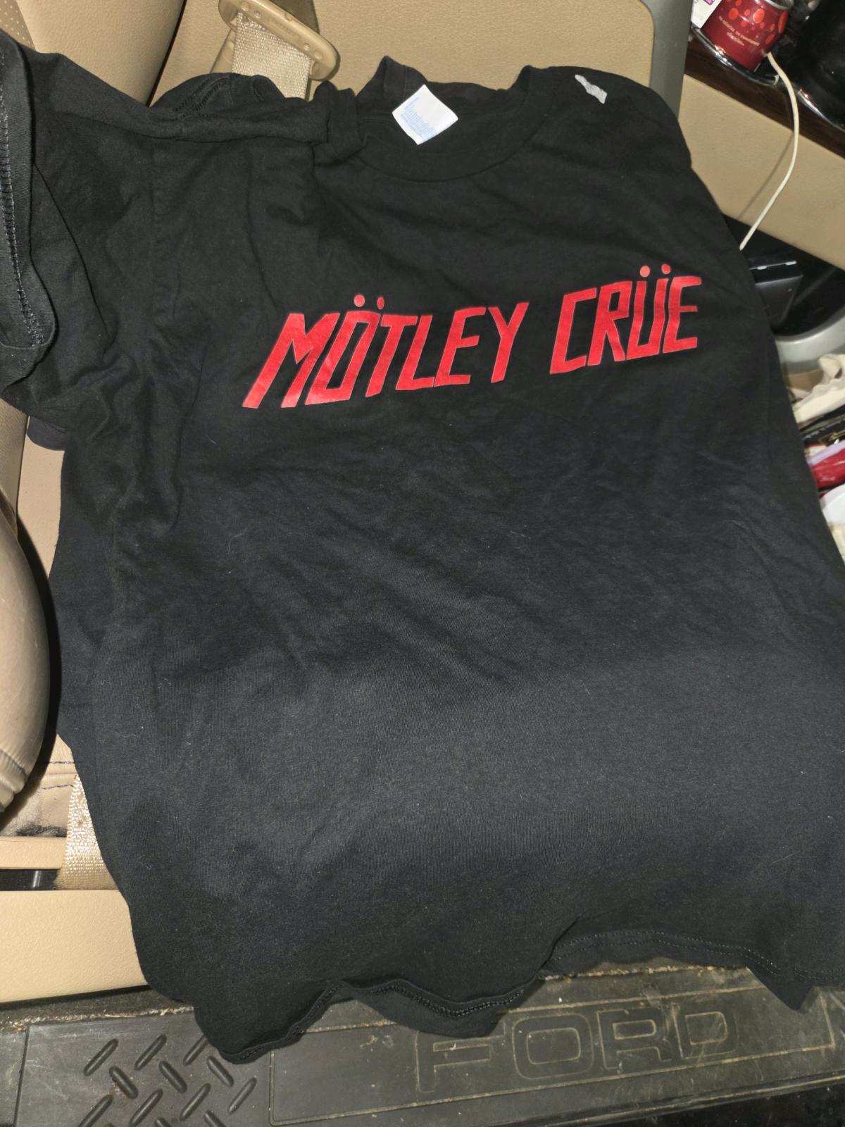 12 band Tshirts XL - Alicia, Arkansas - FleaMarketBay