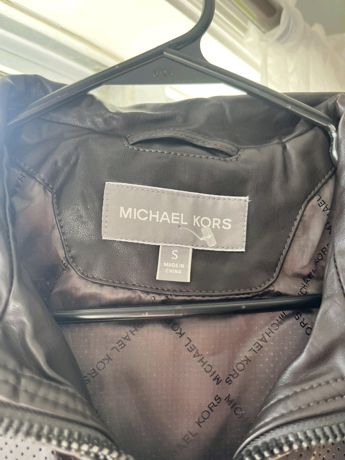 Michael kors - Fayetteville, Tennessee - FleaMarketBay