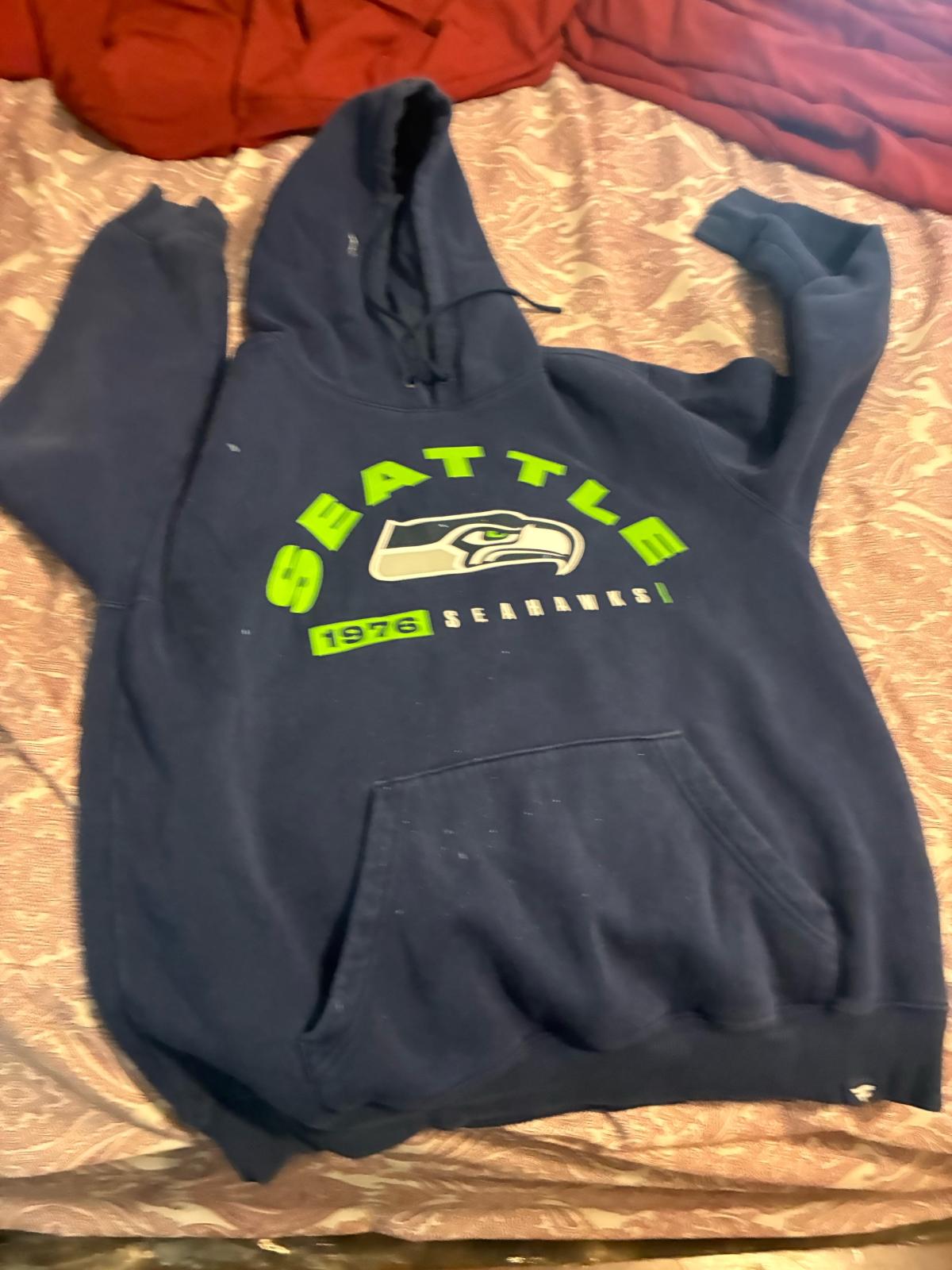 Seahawks sweater - Yakima, Washington - FleaMarketBay