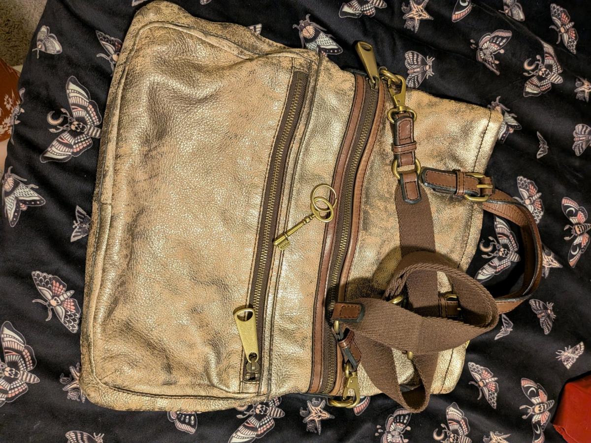 2014 Fossil Chrome Messenger Bag - Medford, Oregon - FleaMarketBay
