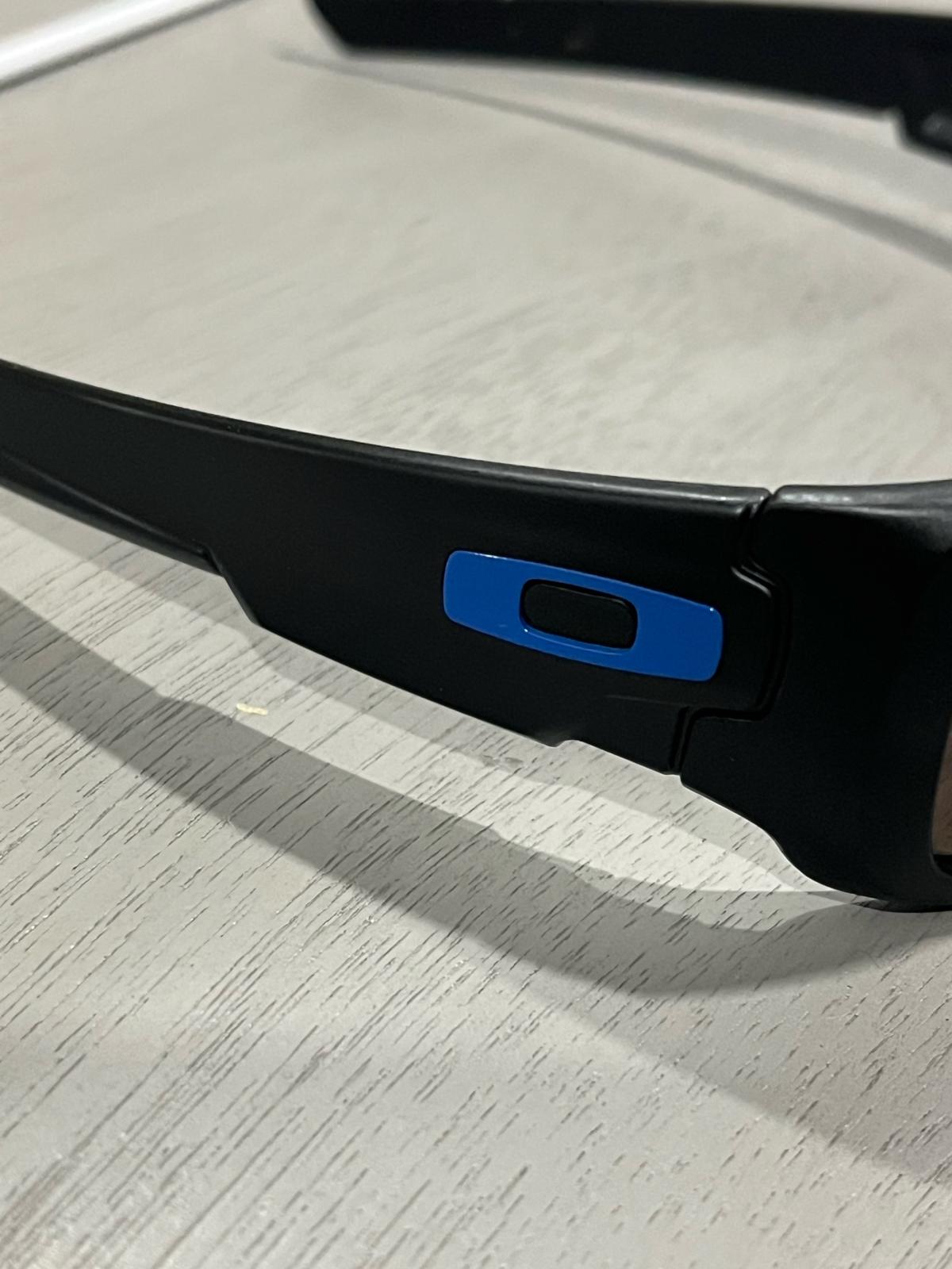 mens sunglasses with o logo - Fort Worth, Texas - FleaMarketBay