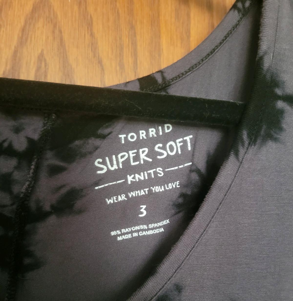 Torrid Tiger Super Soft Blouse Size 3X - Saint Peter, Minnesota - FleaMarketBay
