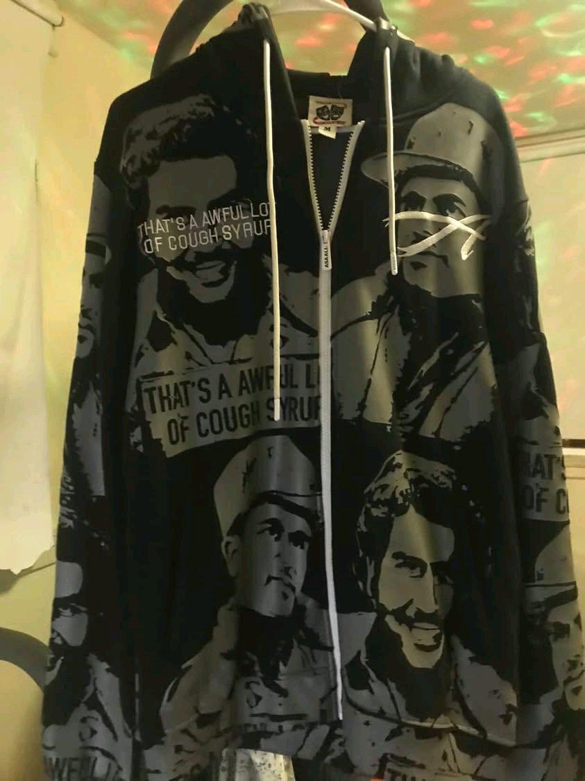 Gray and black Asaail hoodie used good - Alicia, Arkansas - FleaMarketBay