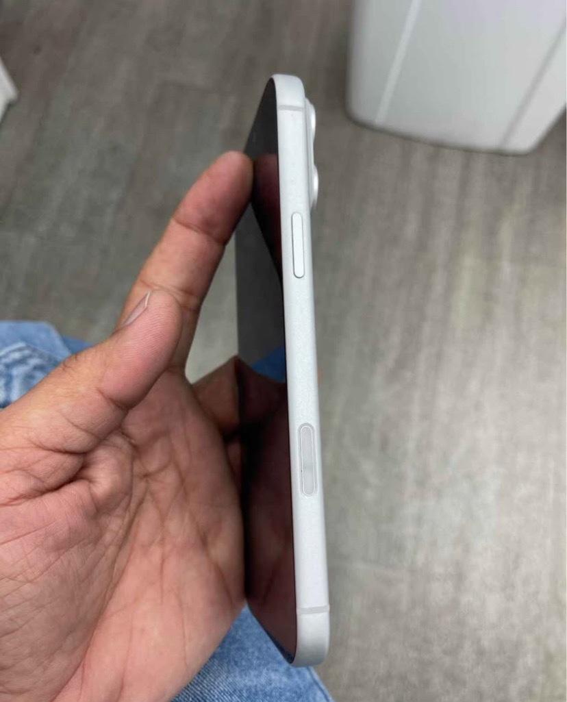 apple iPhone 17pro max unlocked - Abbeville, Alabama - FleaMarketBay