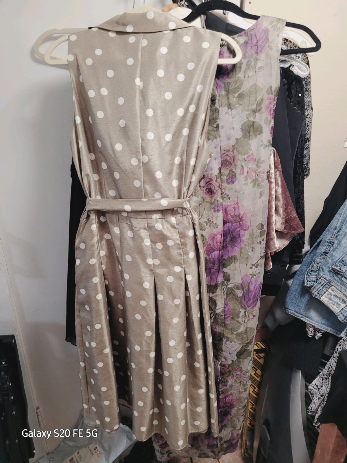 Grey dress polka dot print with a flare - Alameda, California - FleaMarketBay