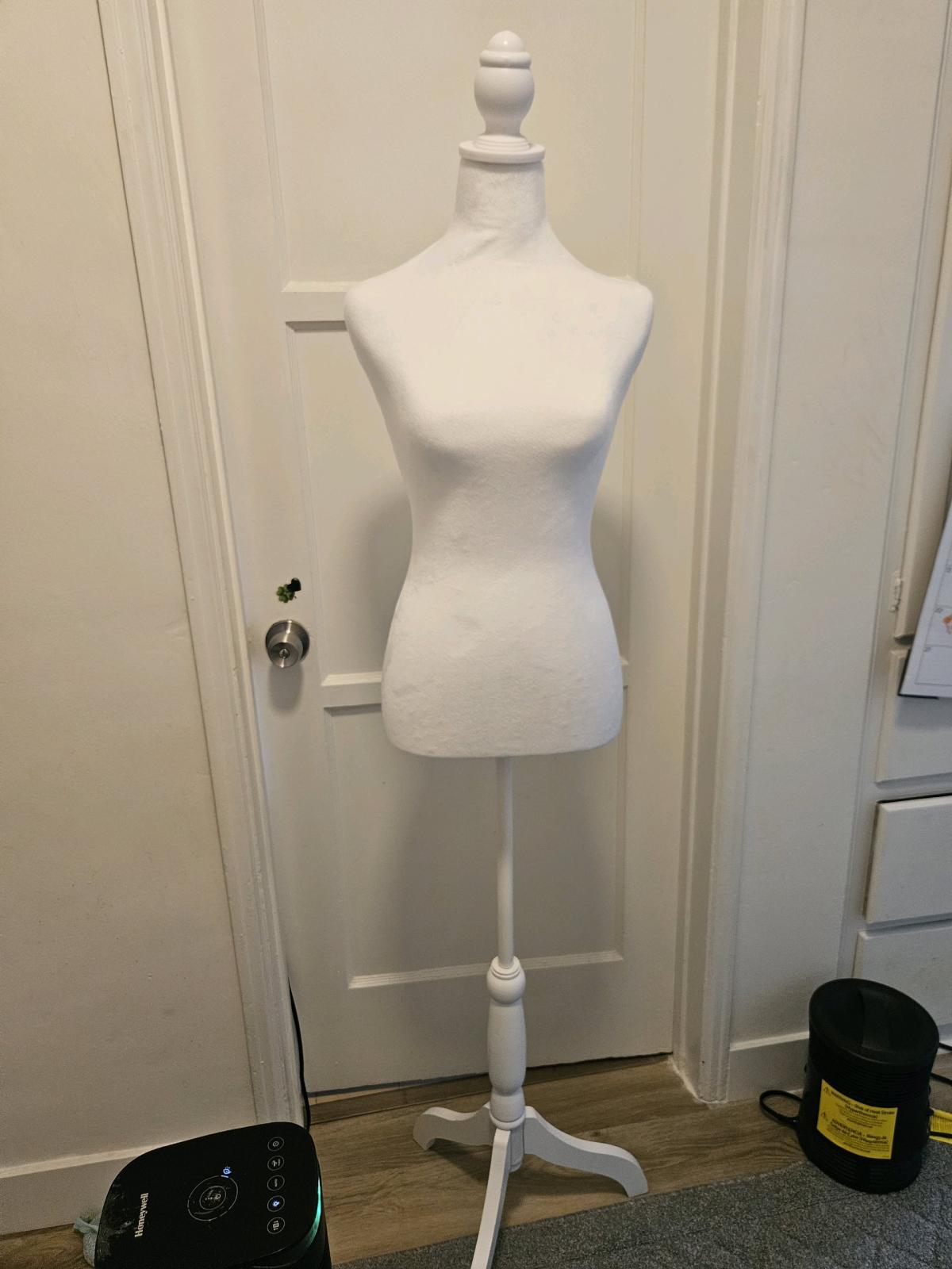 fully body white fashion mannequin - San Gabriel, California - FleaMarketBay
