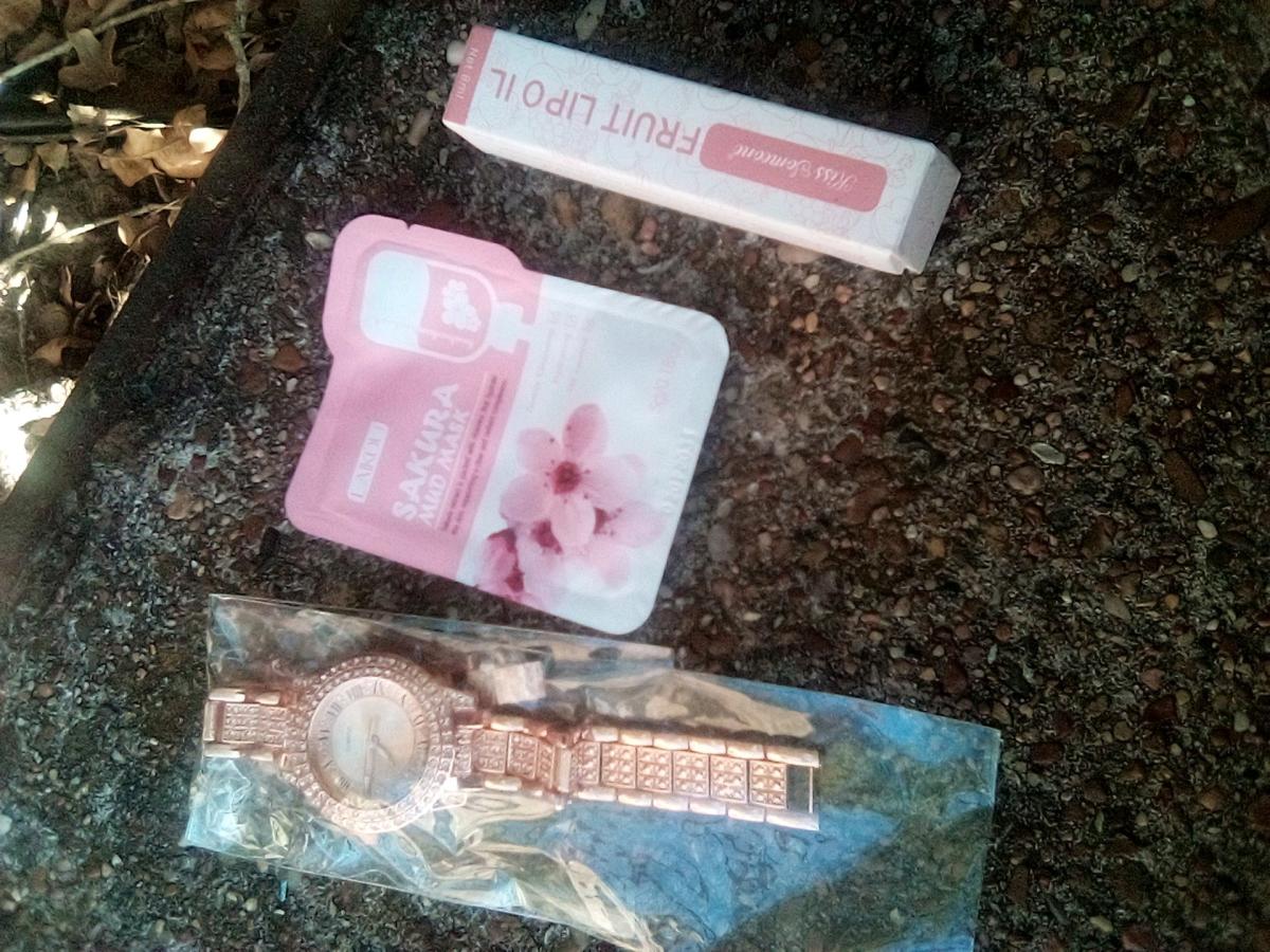 Make Up and Purse Set - College Station, Texas - FleaMarketBay