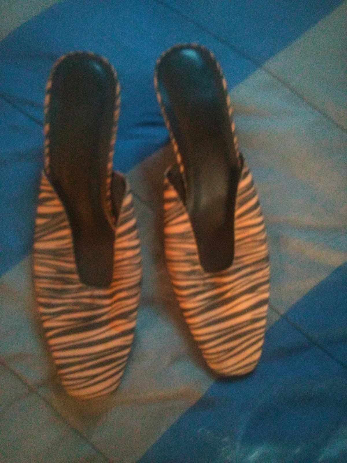 from mothers estate short heels good condition - Akron, Ohio - FleaMarketBay