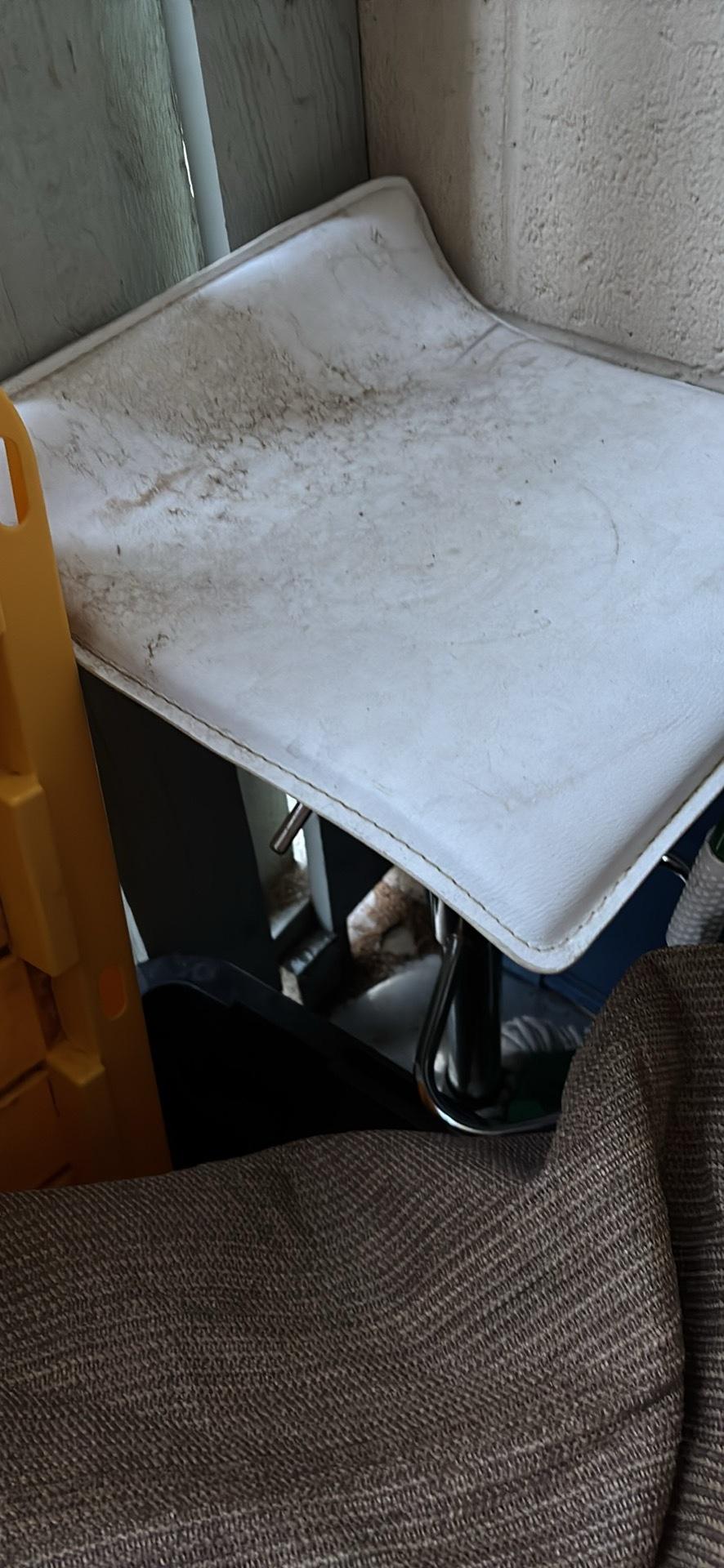white bar stools leather can be wiped down easy - Albuquerque, New Mexico - FleaMarketBay