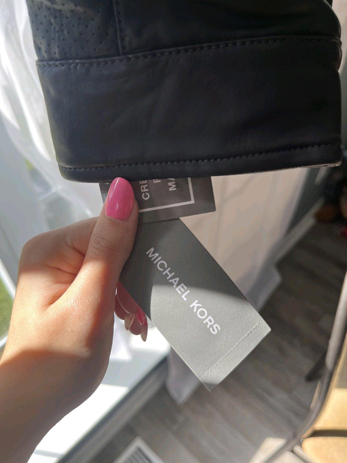 Michael kors - Fayetteville, Tennessee - FleaMarketBay