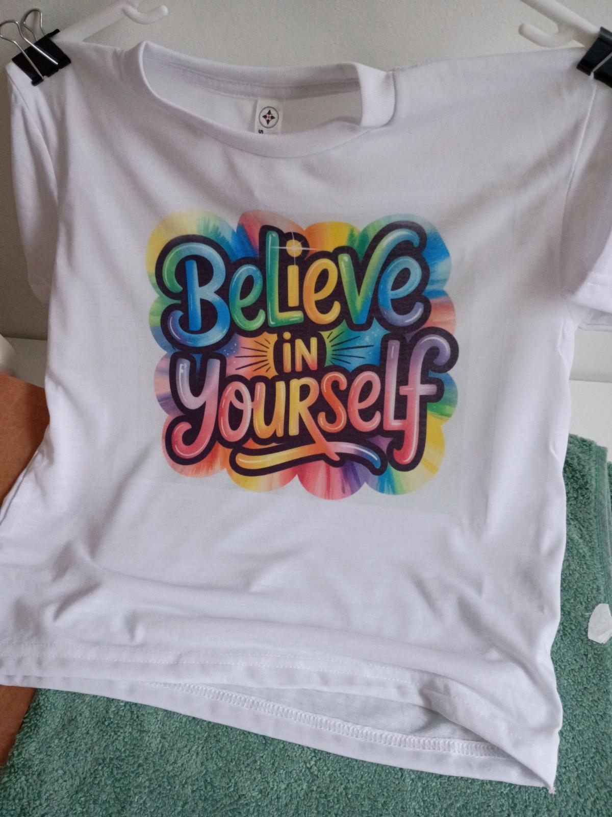 Girls Tshirt with Vibrant Quotes - Chicago, Illinois - FleaMarketBay