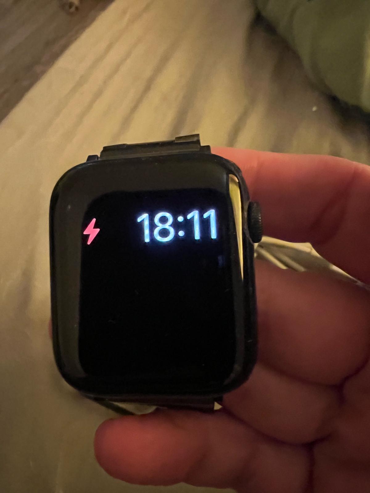 Apple Watch Series 6 GPS and Cellular - Phoenix, Arizona - FleaMarketBay