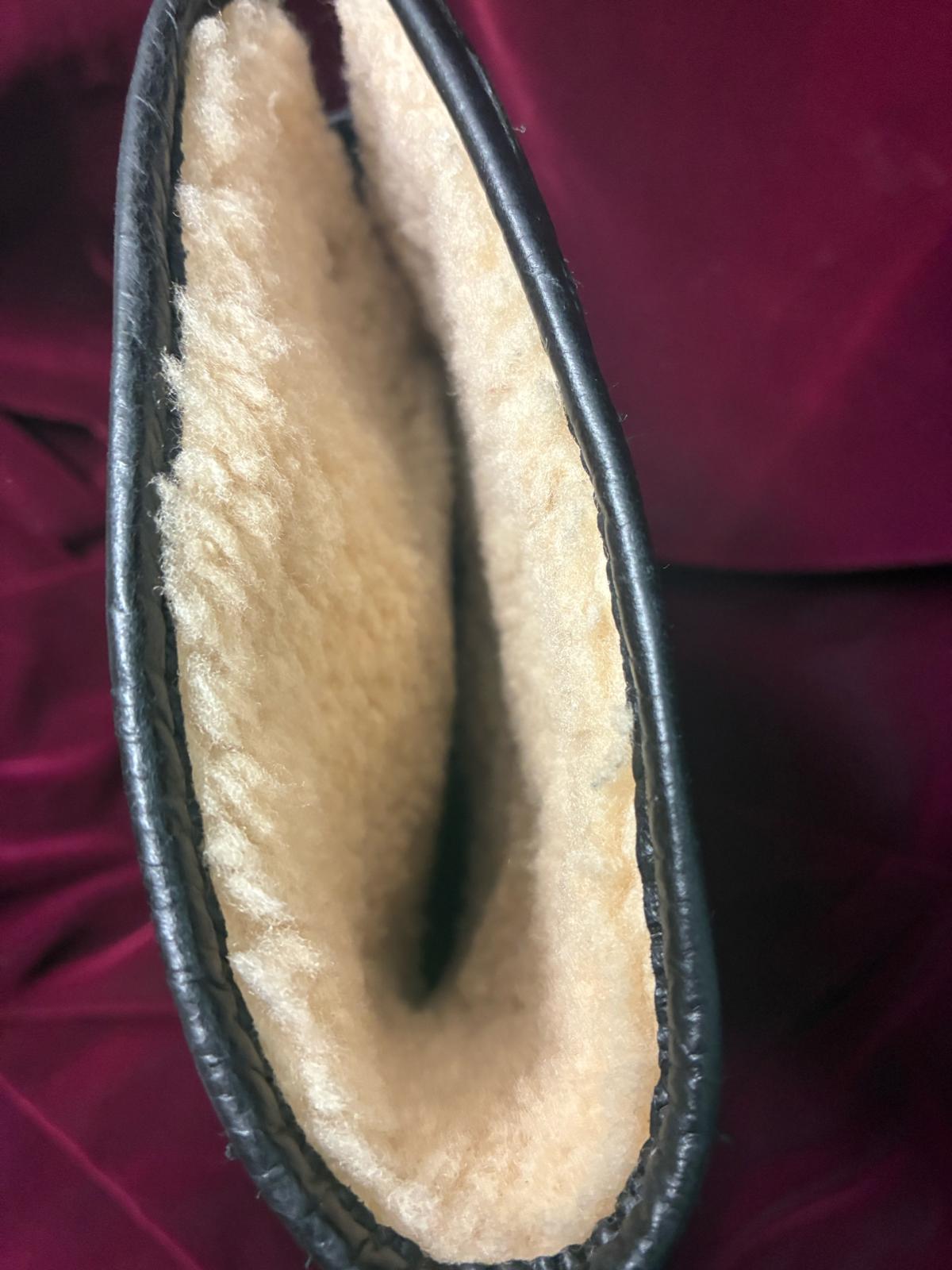 womens UGG boots size 10 - Monroe, New York - FleaMarketBay